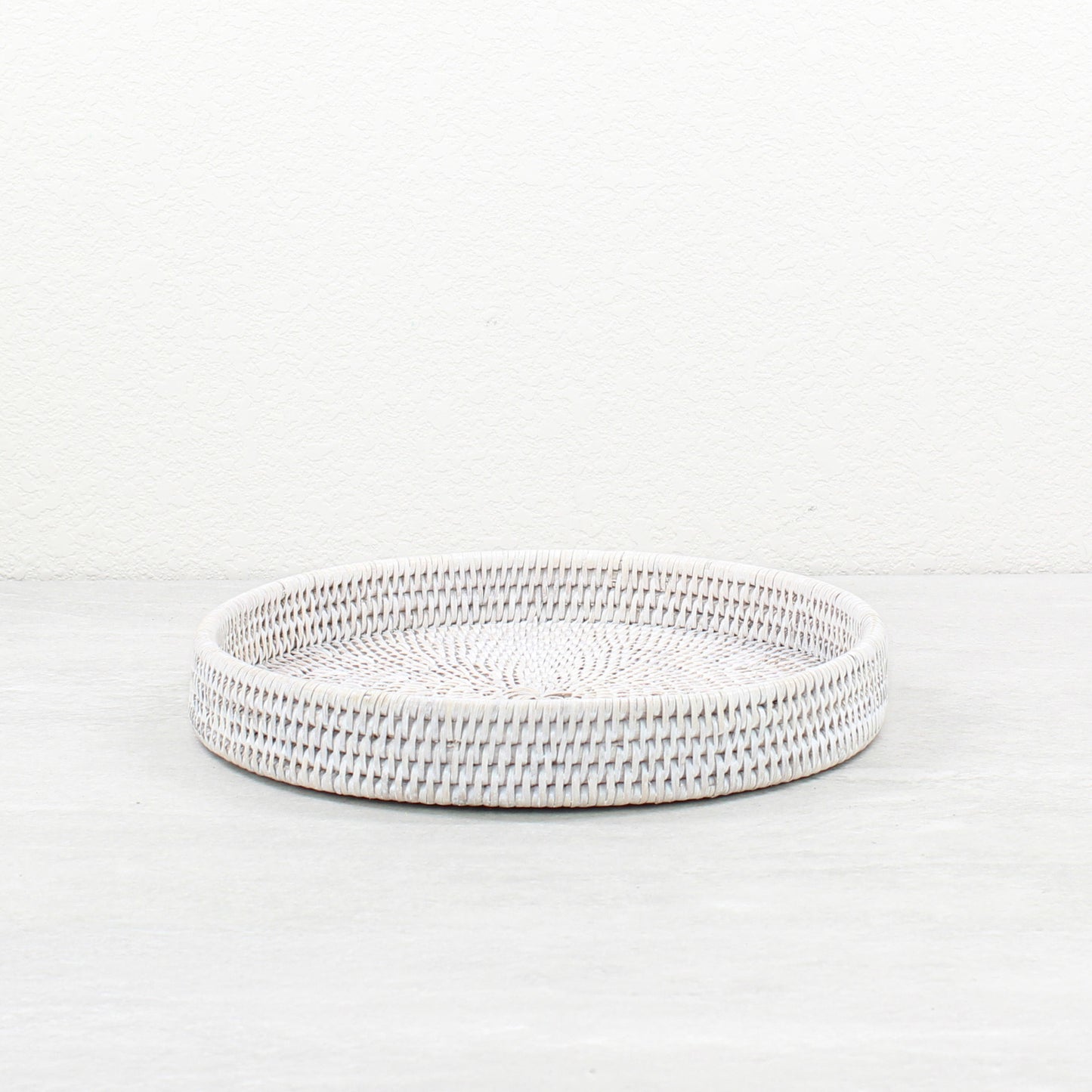 24-Tight_Woven_Round_Rattan_Tray-Sustainable_Home_Organizing-Whitewash-02-use