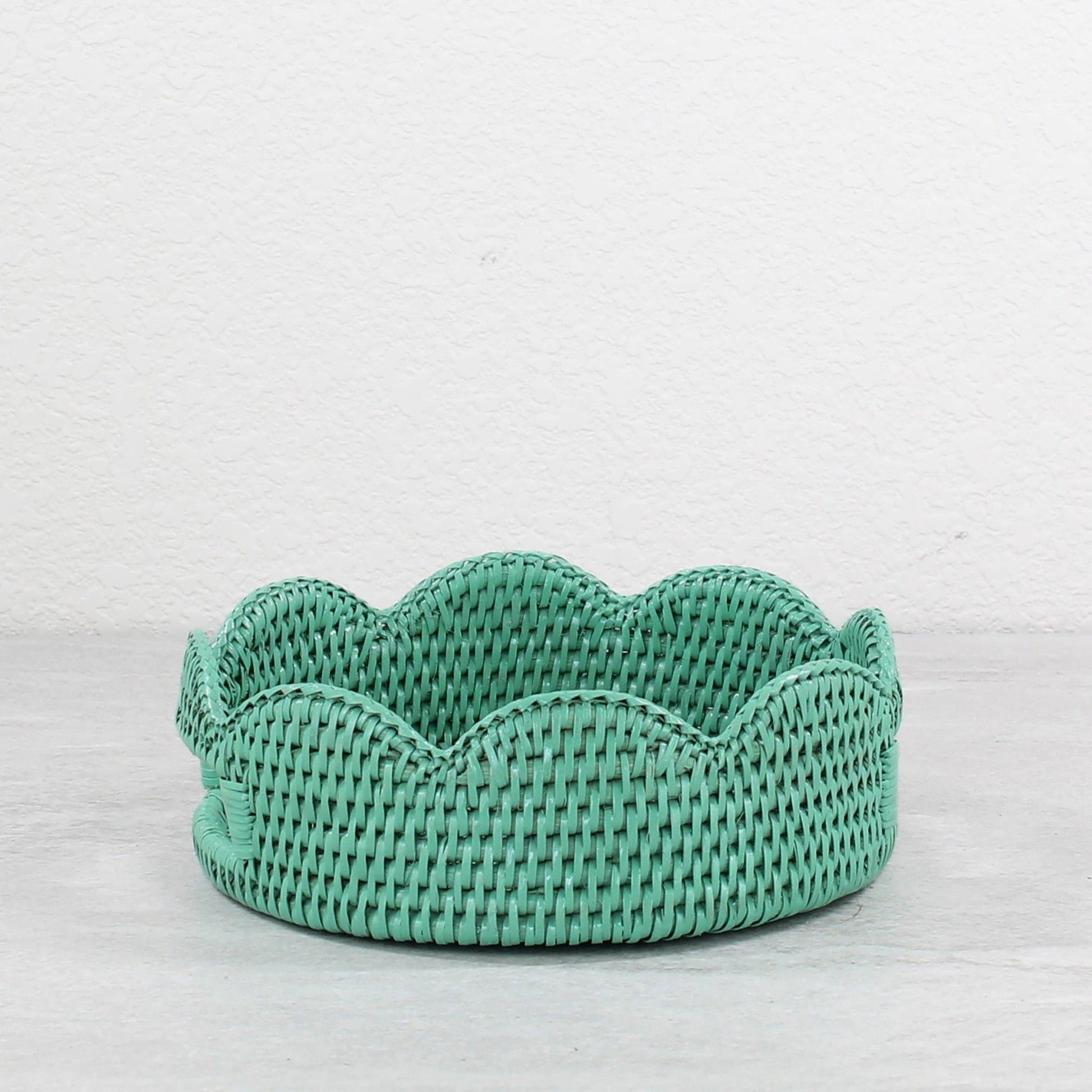 Eco Handcraft tight-woven round turquoise rattan basket with scalloped edge, ideal for bread or fruit
