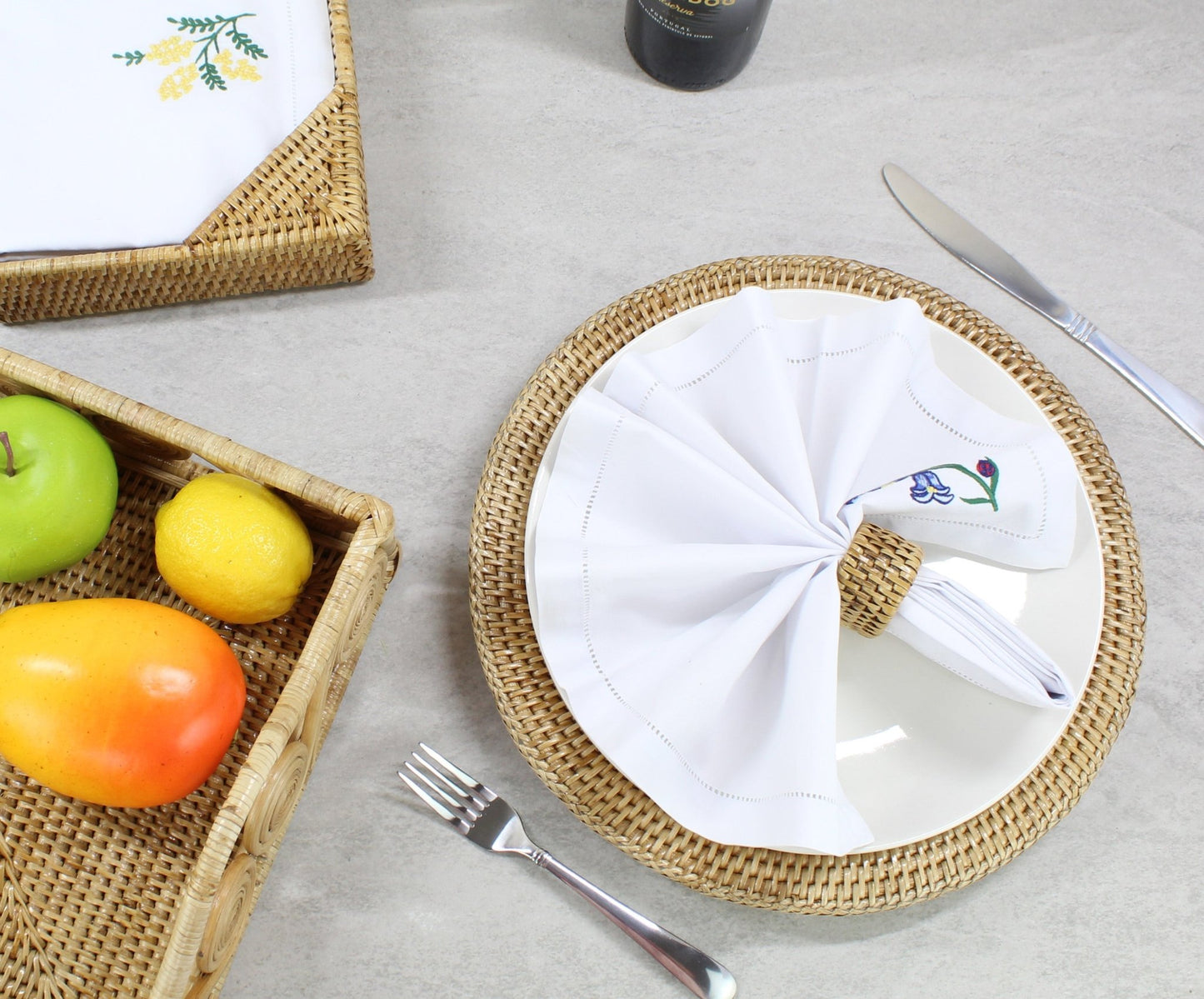 RattanUnderplatePlacematCharger-SustainableHomeOrganizing-Natural-01_
