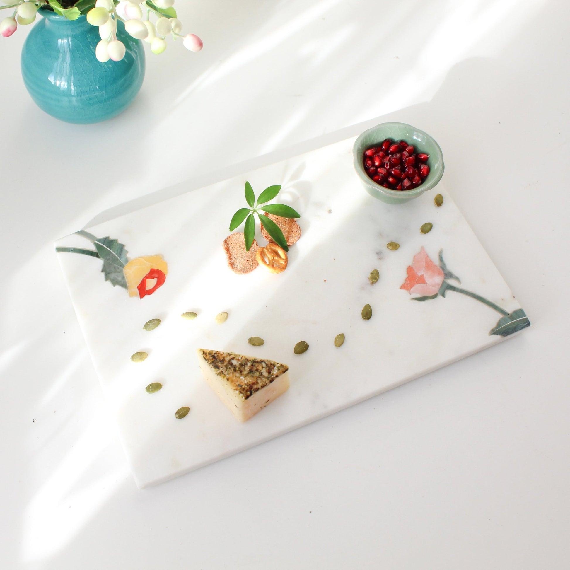 Anthropologie-BETSEY-FLORAL-STONE-CHEESE-BOARD-01