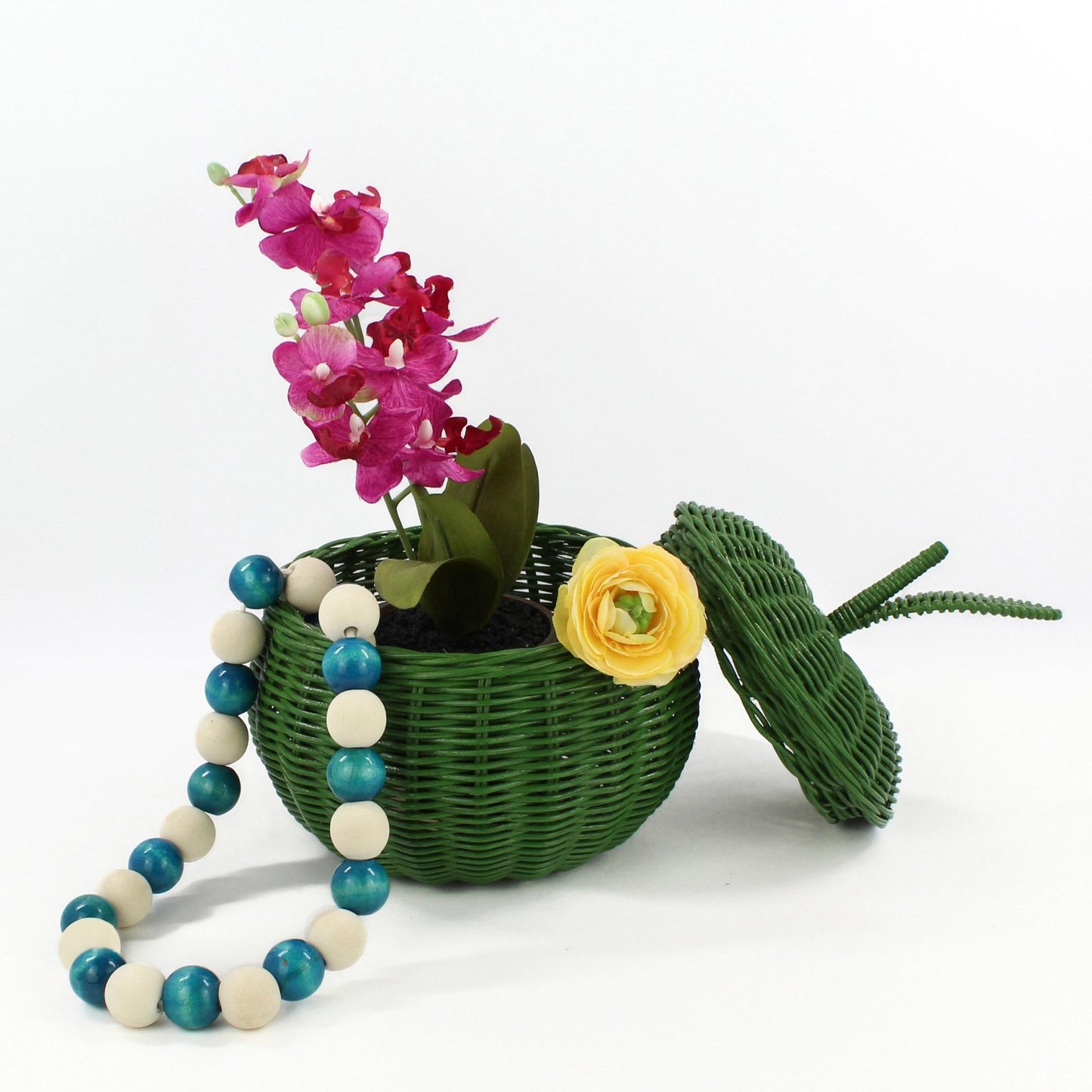 Apple-Rattan-Basket-Home-Organizing-002