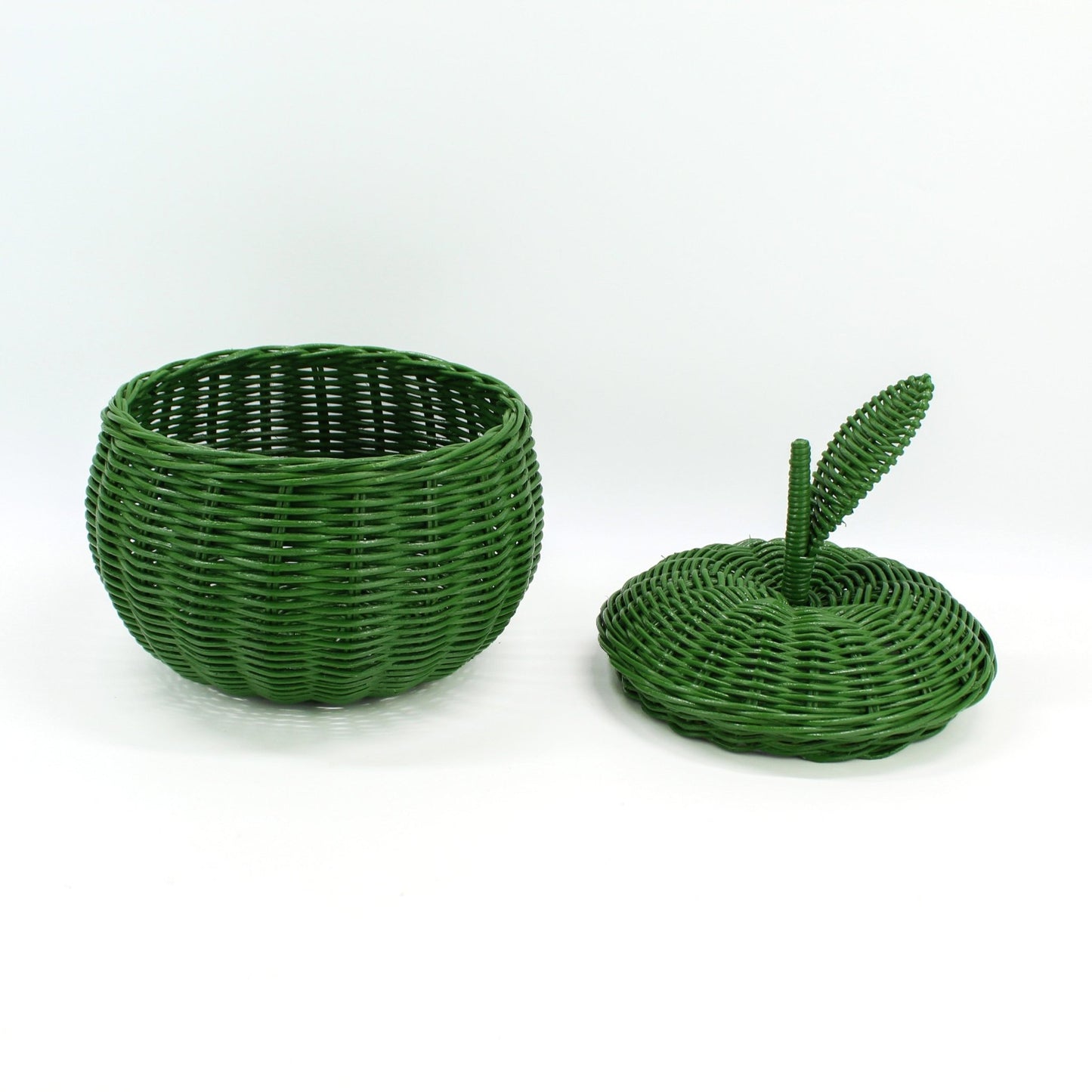 Apple-Rattan-Basket-Home-Organizing-004