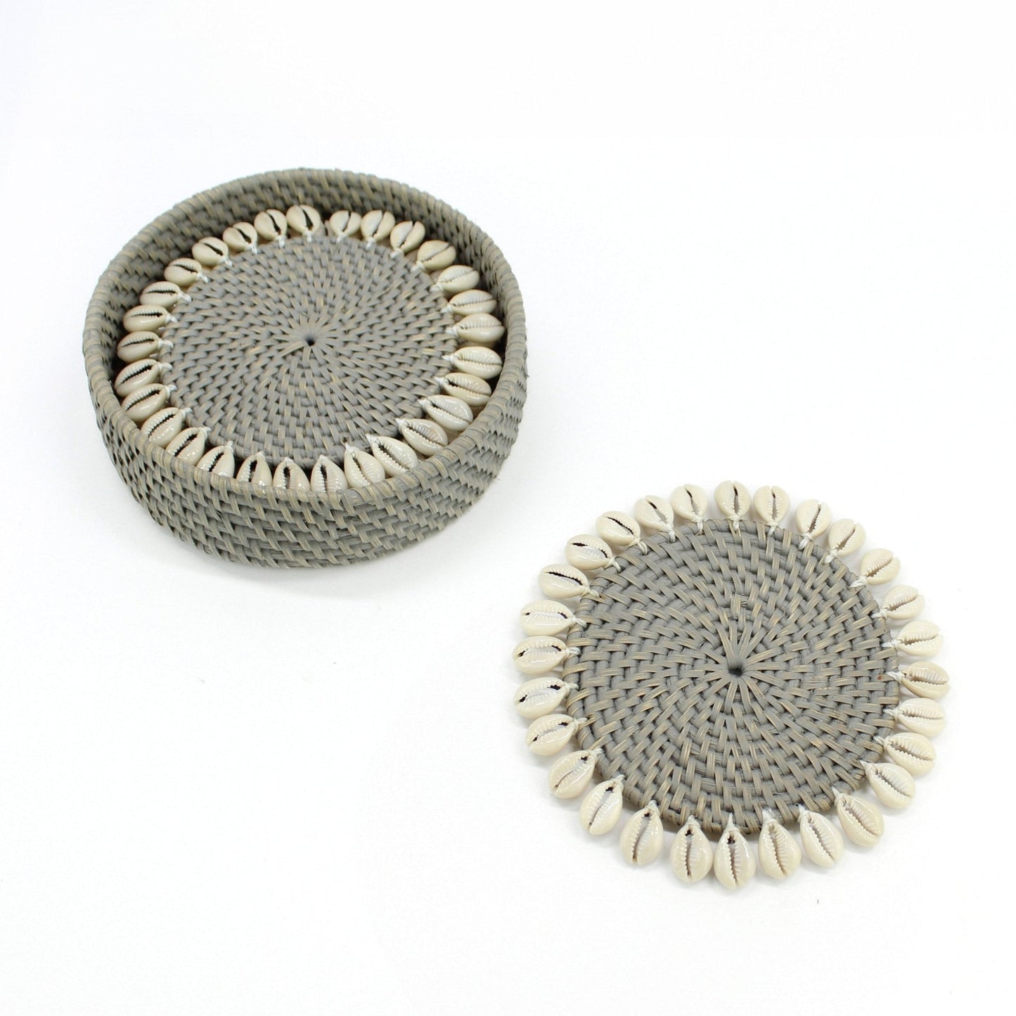 Dinning-Table-Setting-Luxury-High-Quality-Handmade-Sustainable-Grey-Rattan-Seashell-Coaster-1