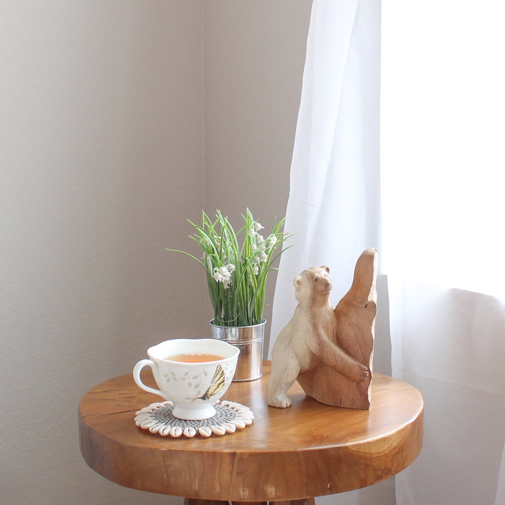 Dinning-Table-Setting-Luxury-High-Quality-Handmade-Sustainable-Grey-Rattan-Seashell-Coaster-4