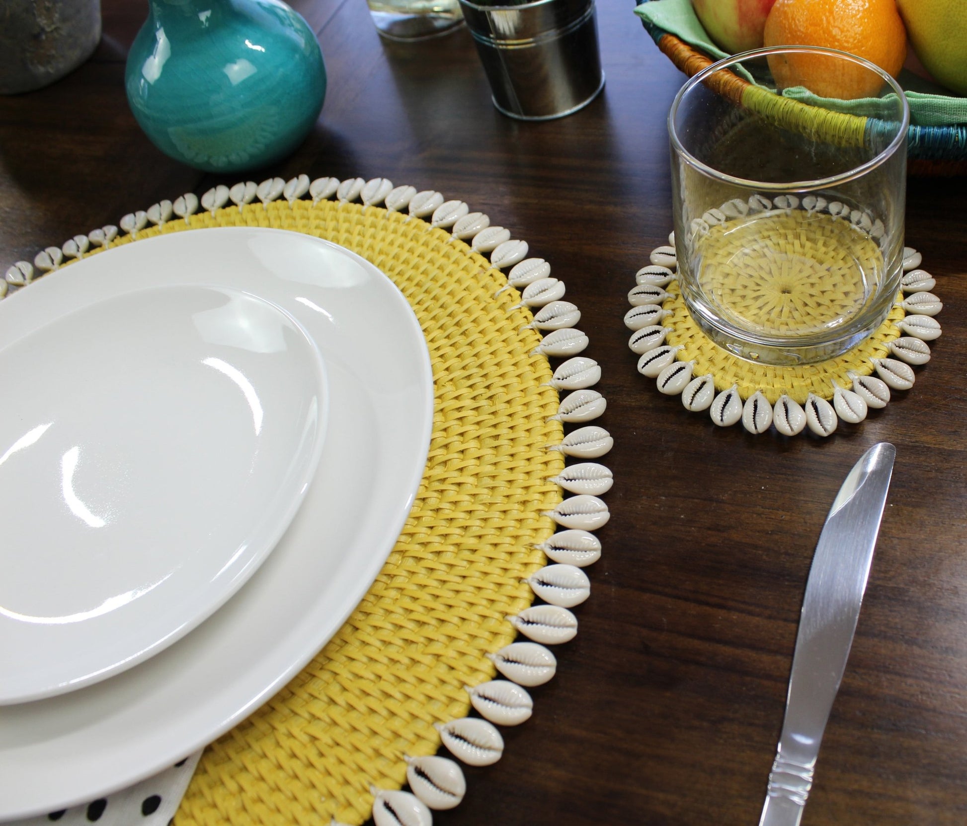 Dinning-Table-Setting-Luxury-High-Quality-Handmade-Sustainable-Yellow-Rattan-Seashell-Coaster-5