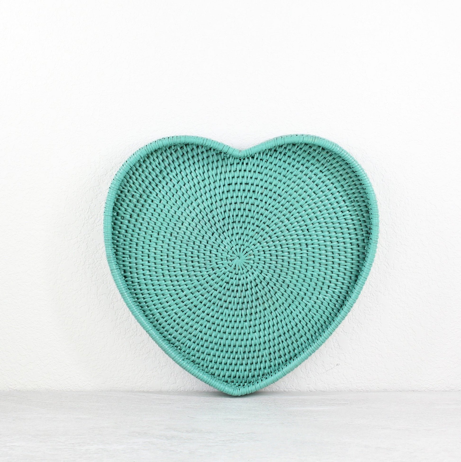 Eco_Handcraft-Rattan_Heart_Tray-Sustainable_Luxury_Home_Organizing-06
