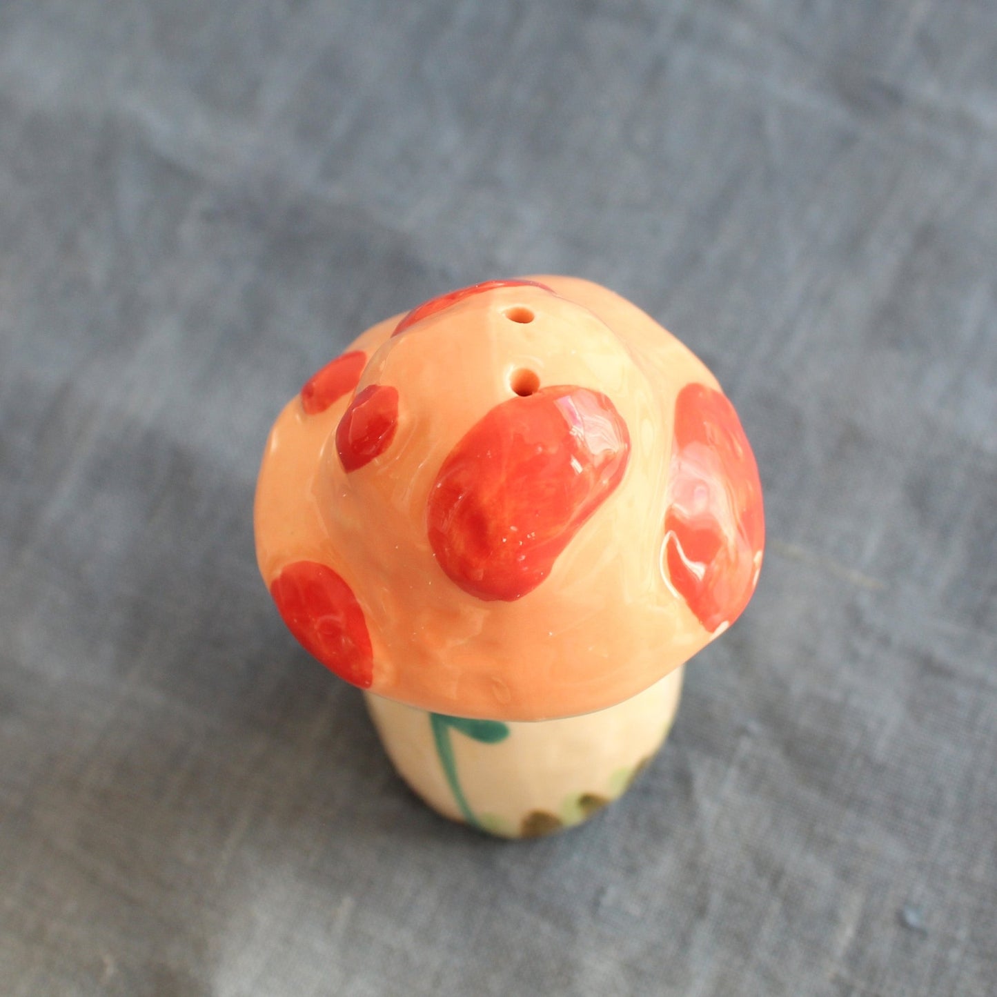 IMG_5598-MushroomHand-paintedSalt_PepperShakersSet-04
