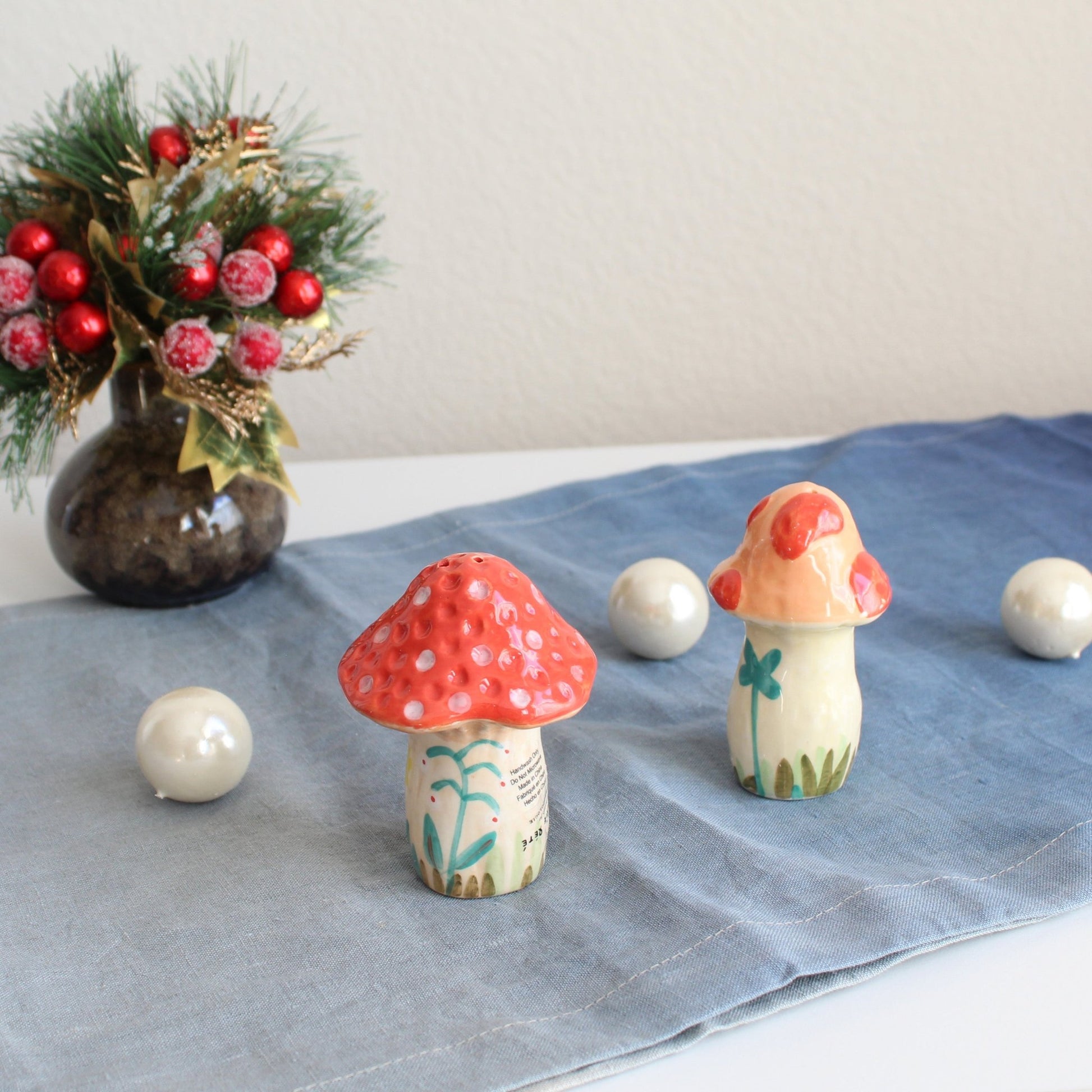 IMG_5601-MushroomHand-paintedSalt_PepperShakersSet-05