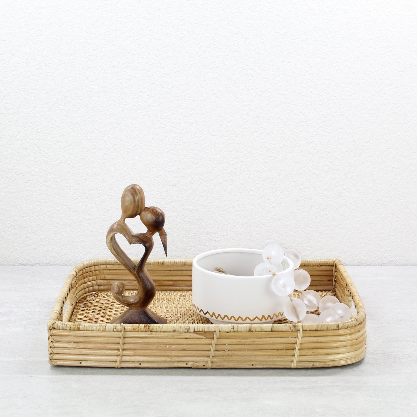 Leaf-shaped rattan tray with handles in honey brown for coffee table and ottoman-07