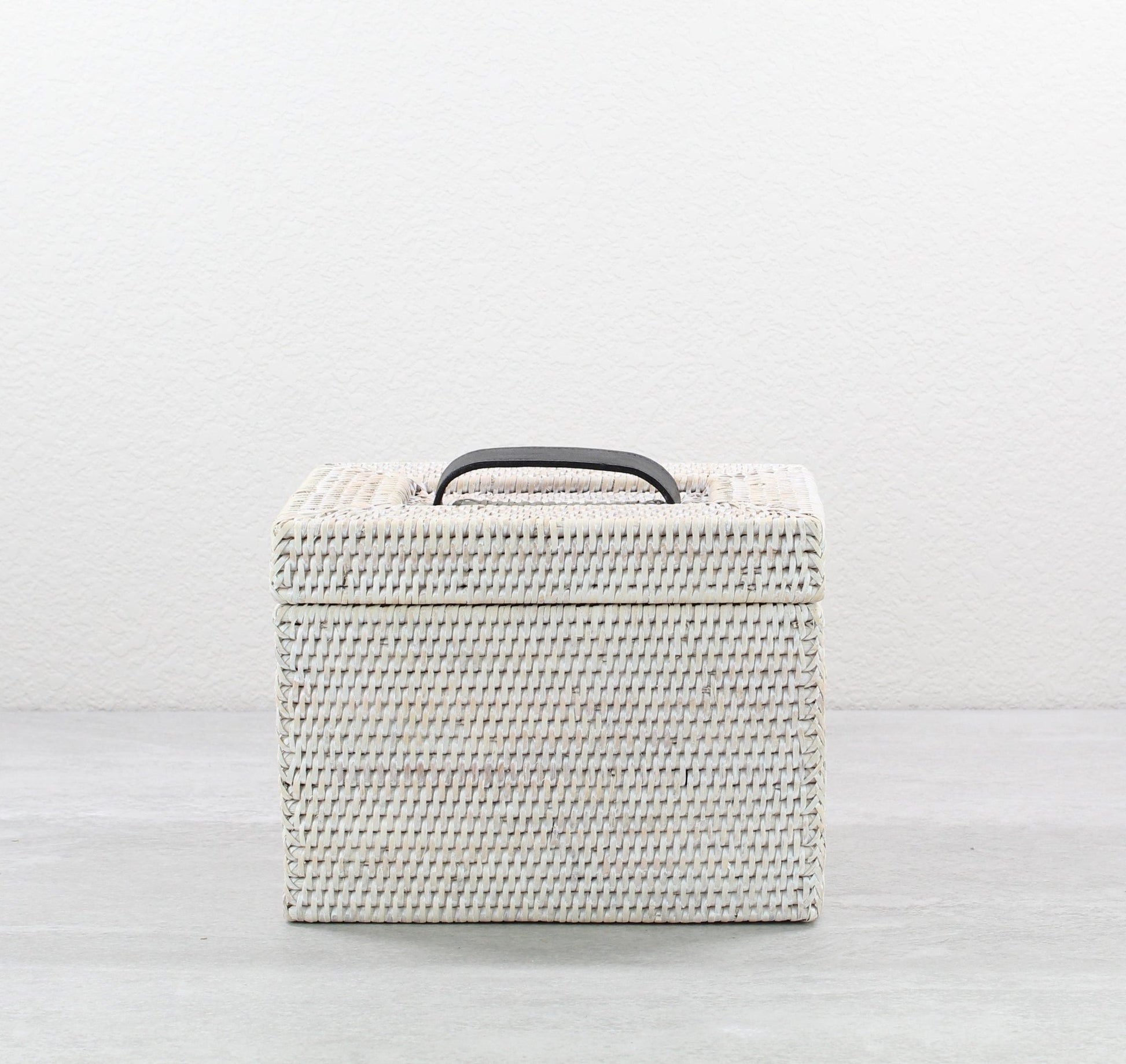 Rattan-Makeup-Box-with-Lid_NoInsert_-Sustainable-Home-Organizing-005