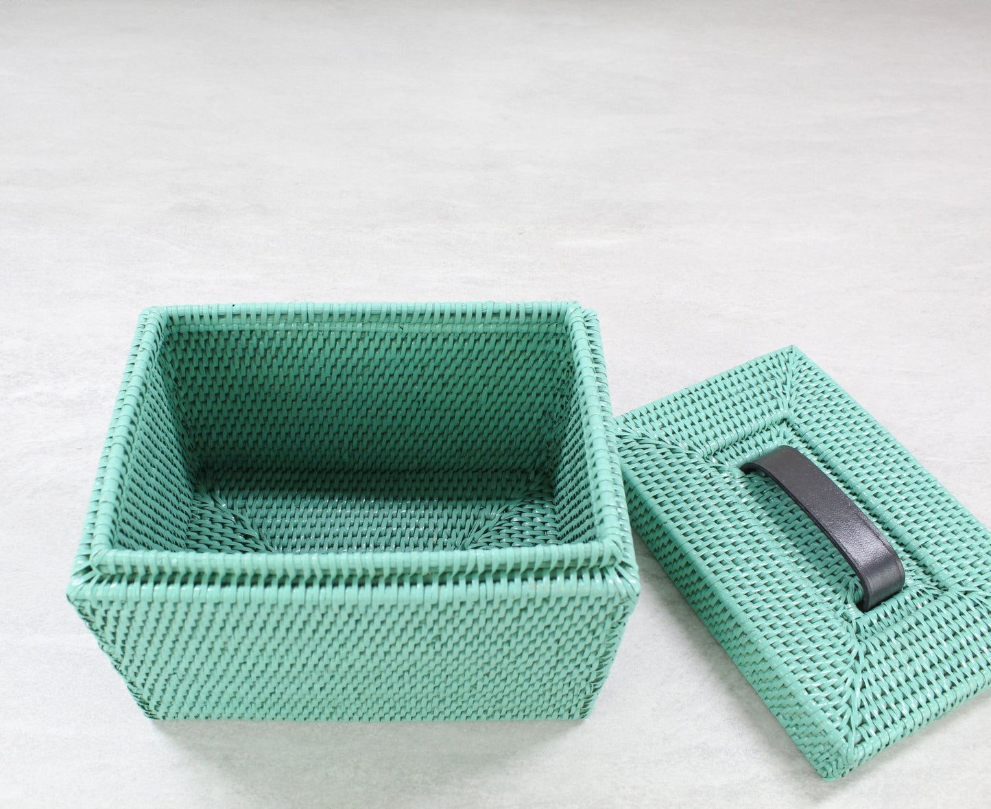 Rattan-Makeup-Box-with-Lid_NoInsert_-Sustainable-Home-Organizing-007