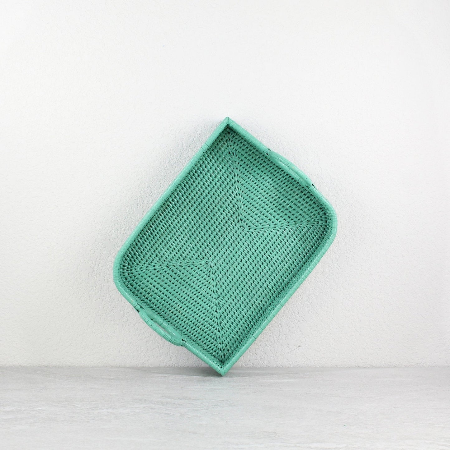 Rattan-Small-Leaf-Shape-Tray-Whitewash_SageLeaf_HoneyBrown-009