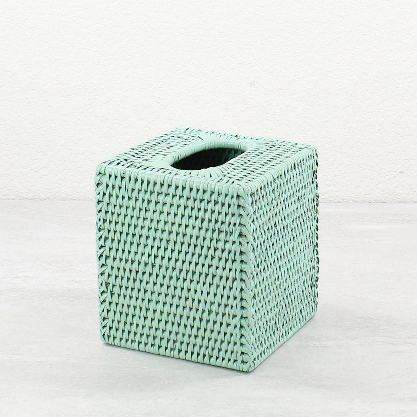 Rattan_Tissue_Box-Sustainable_Home_Organizing-Sage_Leaf-02-use