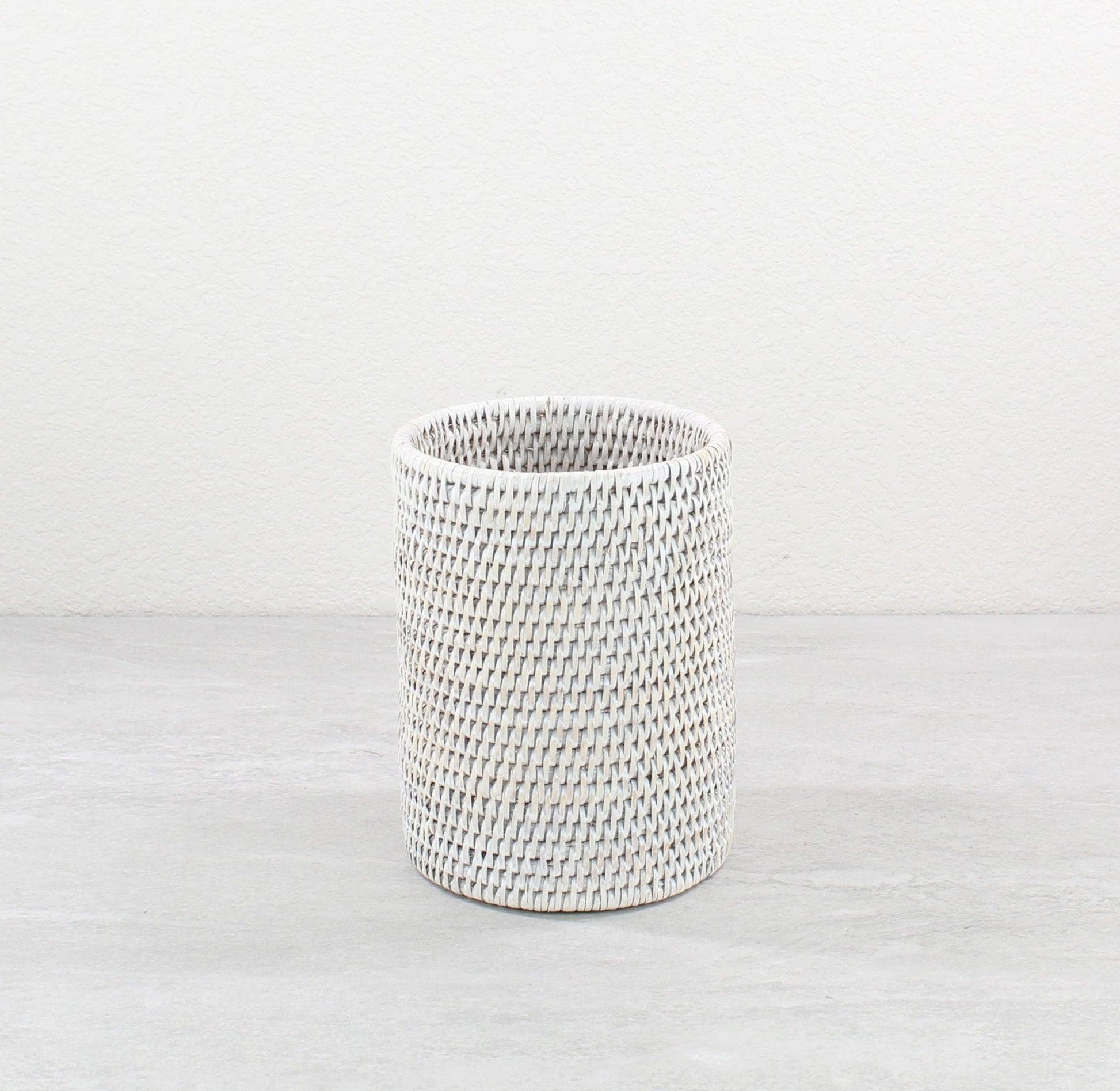 Handwoven whitewashed rattan wine holder for kitchen or office desk – ECO HANDCRAFT