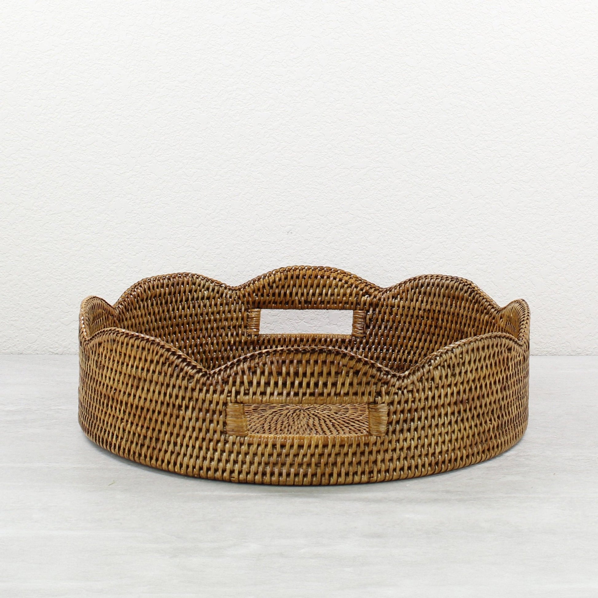 Round-Scalloped-Rattan-Tray-Sustainable-Home-Organizing-Large-HoneyBrown-001