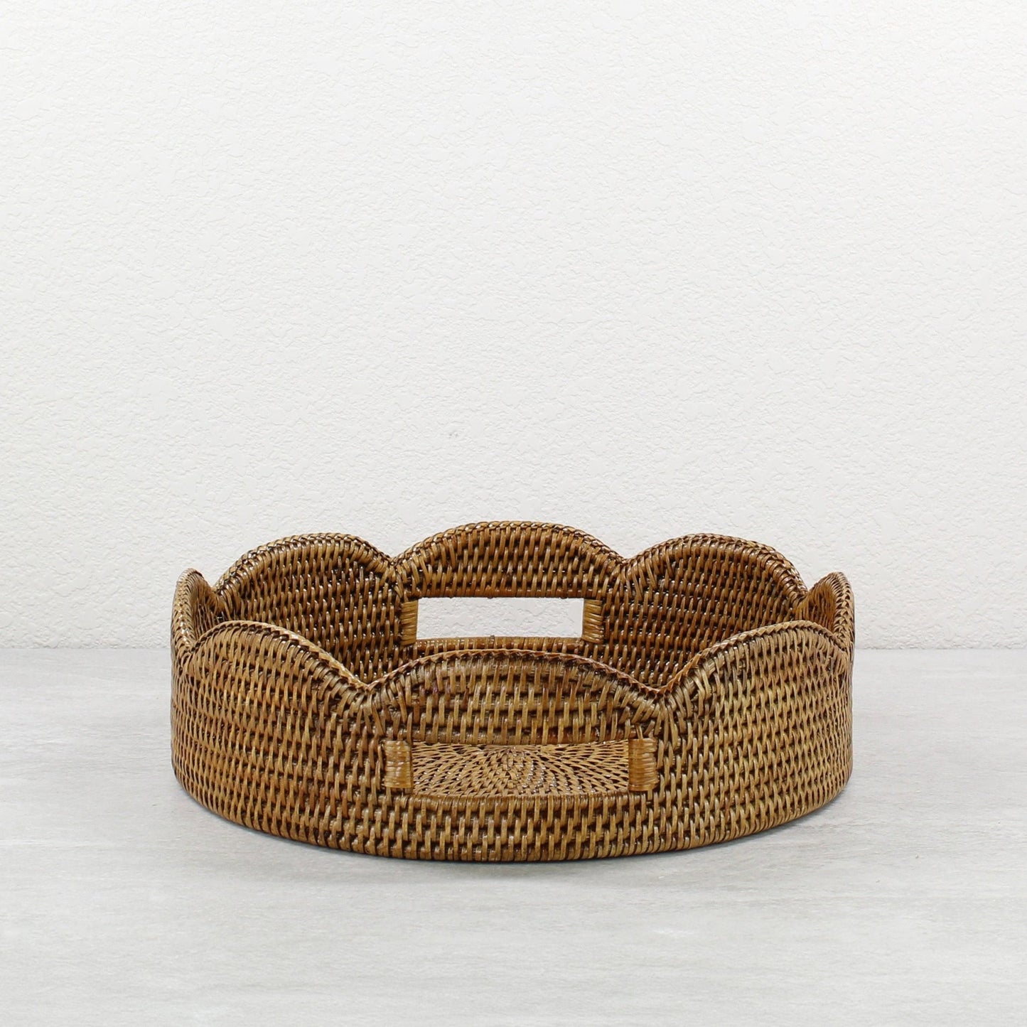 Round-Scalloped-Rattan-Tray-Sustainable-Home-Organizing-Medium-HoneyBrown-005