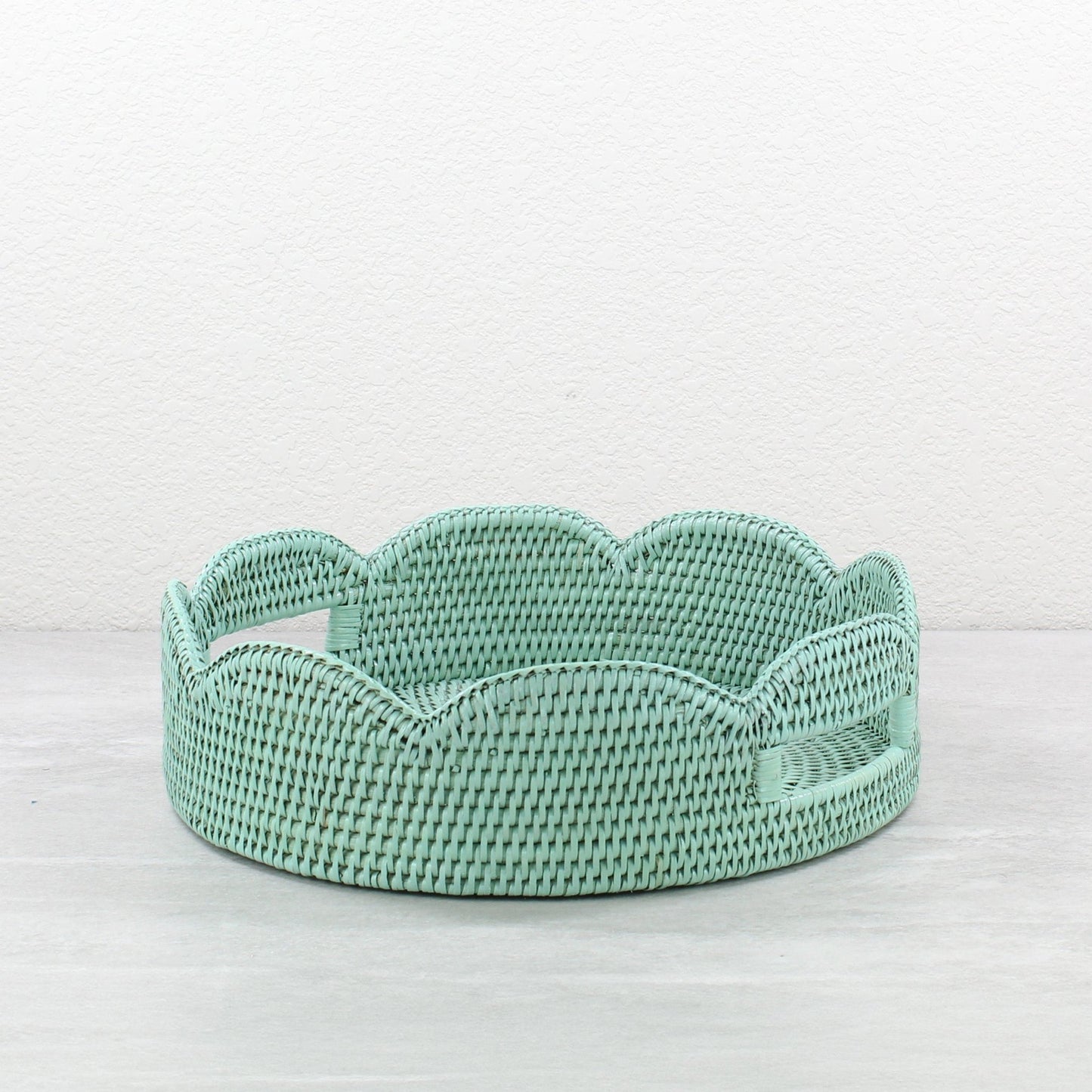 Round-Scalloped-Rattan-Tray-Sustainable-Home-Organizing-Medium-SageLeaf-006