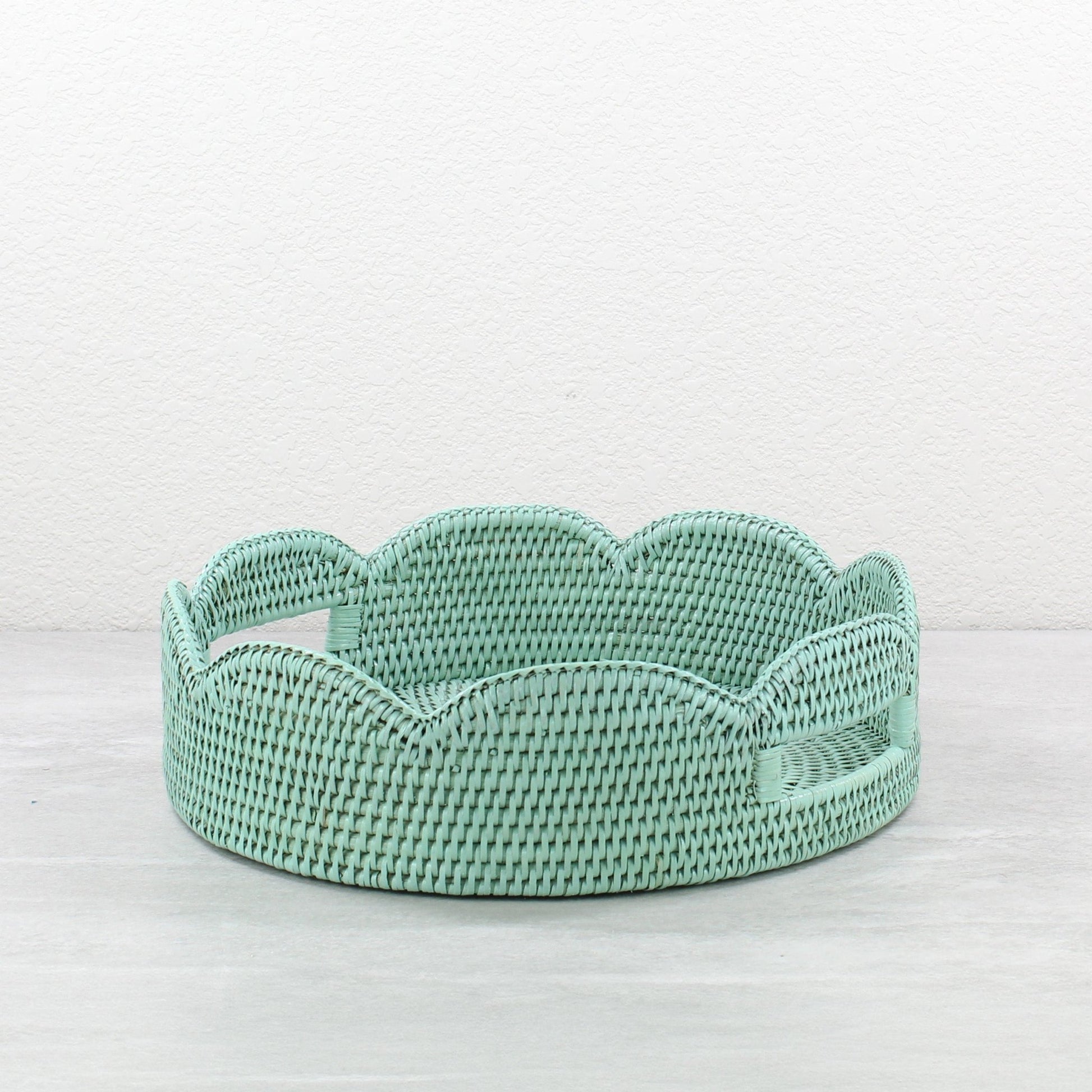 Round-Scalloped-Rattan-Tray-Sustainable-Home-Organizing-Medium-SageLeaf-006