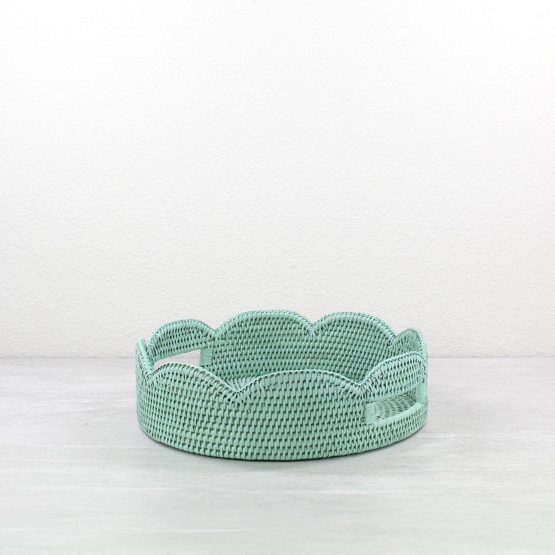 Round-Scalloped-Rattan-Tray-Sustainable-Home-Organizing-Medium-SageLeaf-007