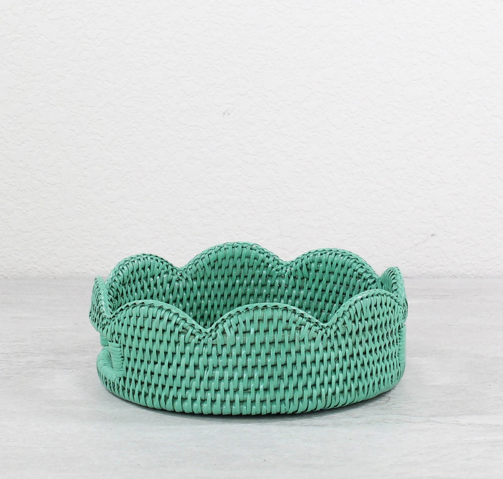 Round_Scalloped_Rattan_Tray-Sustainable_Home_Organizing-Small-Sea_Glass-004