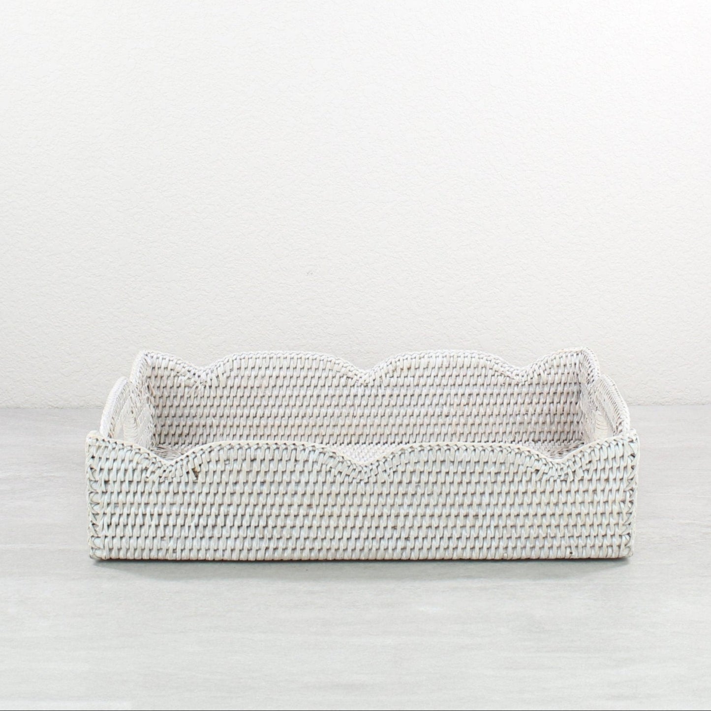 Scalloped-Lace-Tray-Close-Weaving-Medium-Whitewash-008