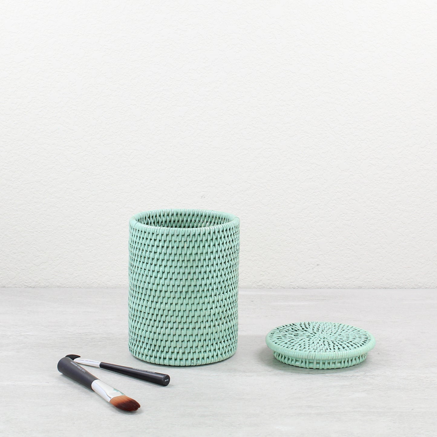Sage Leaf Rattan Décor for Small Spaces-round box