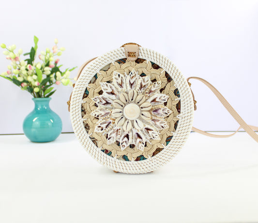 Bali-Seashell-Flower-Pattern-Rattan-Crossbody-Bag-001