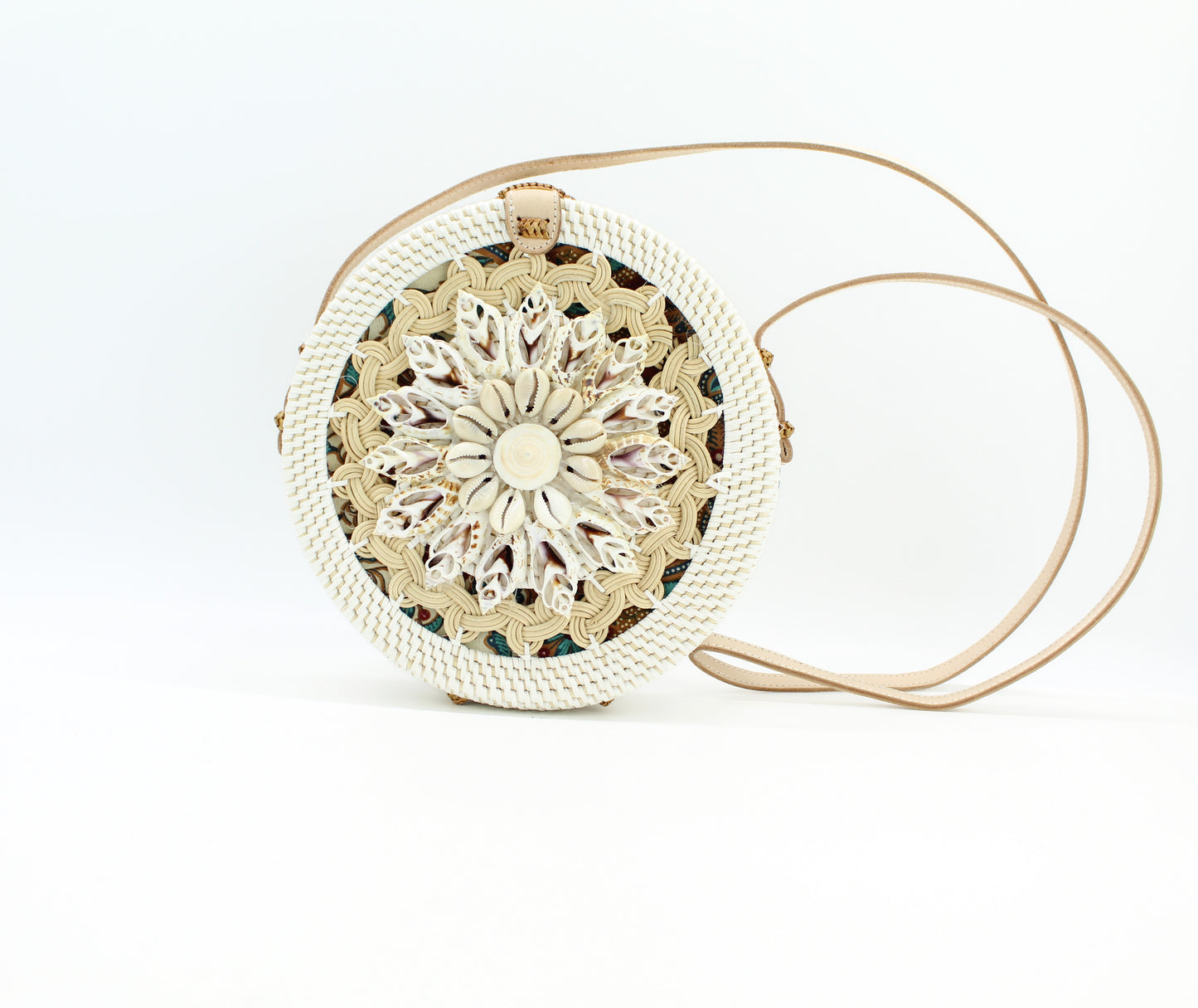 Bali-Seashell-Flower-Pattern-Rattan-Crossbody-Bag-003