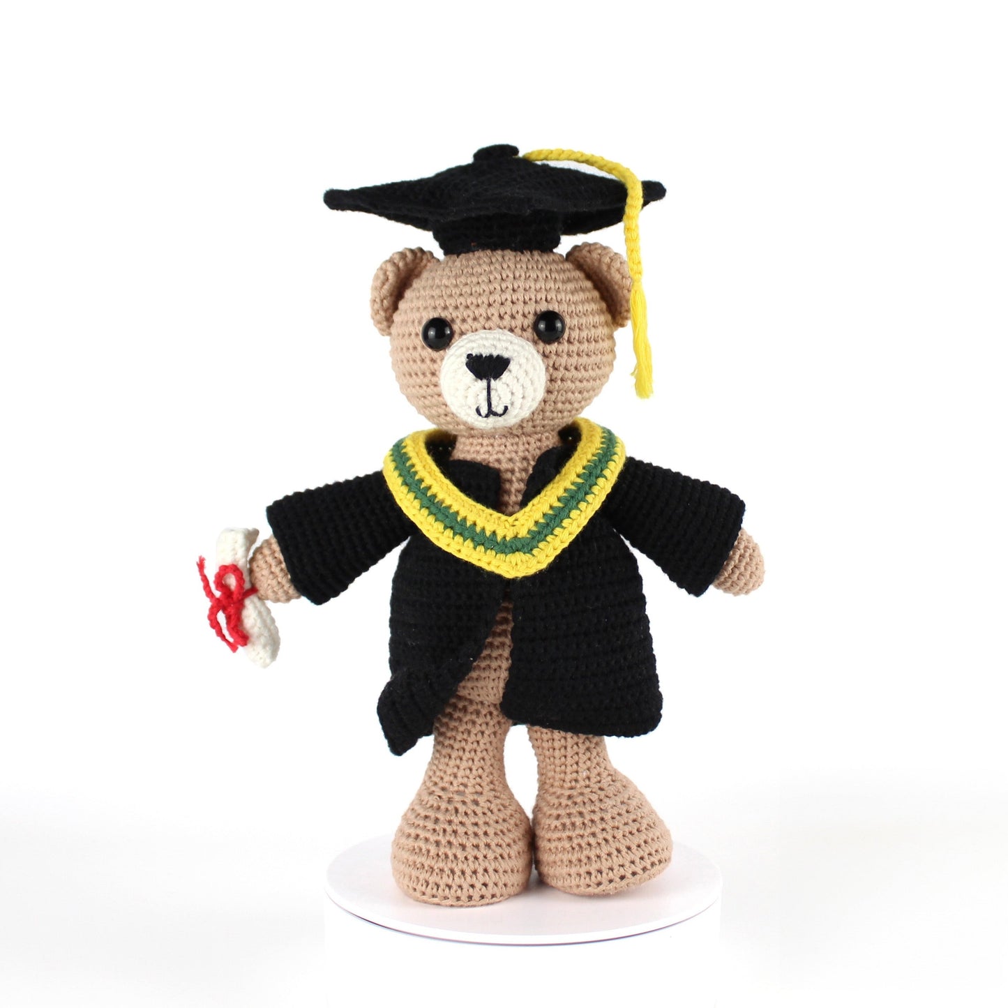 Crochet-graduate-bear-Amigurumi-Gift-front-view-main-photo