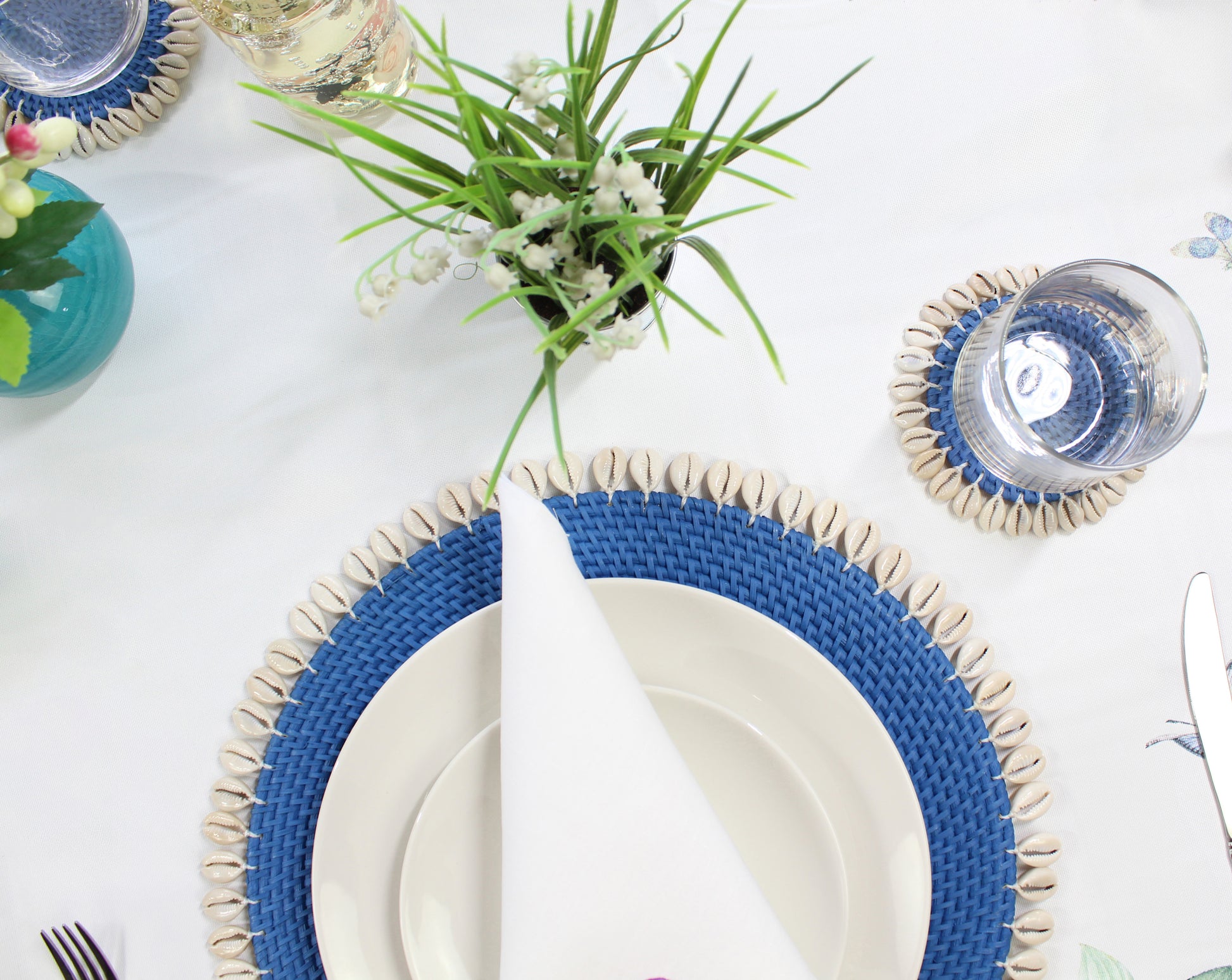 Dinning-Table-Setting-Luxury-High-Quality-Handmade-Sustainable-Blue-Rattan-Seashell-Coaster-7