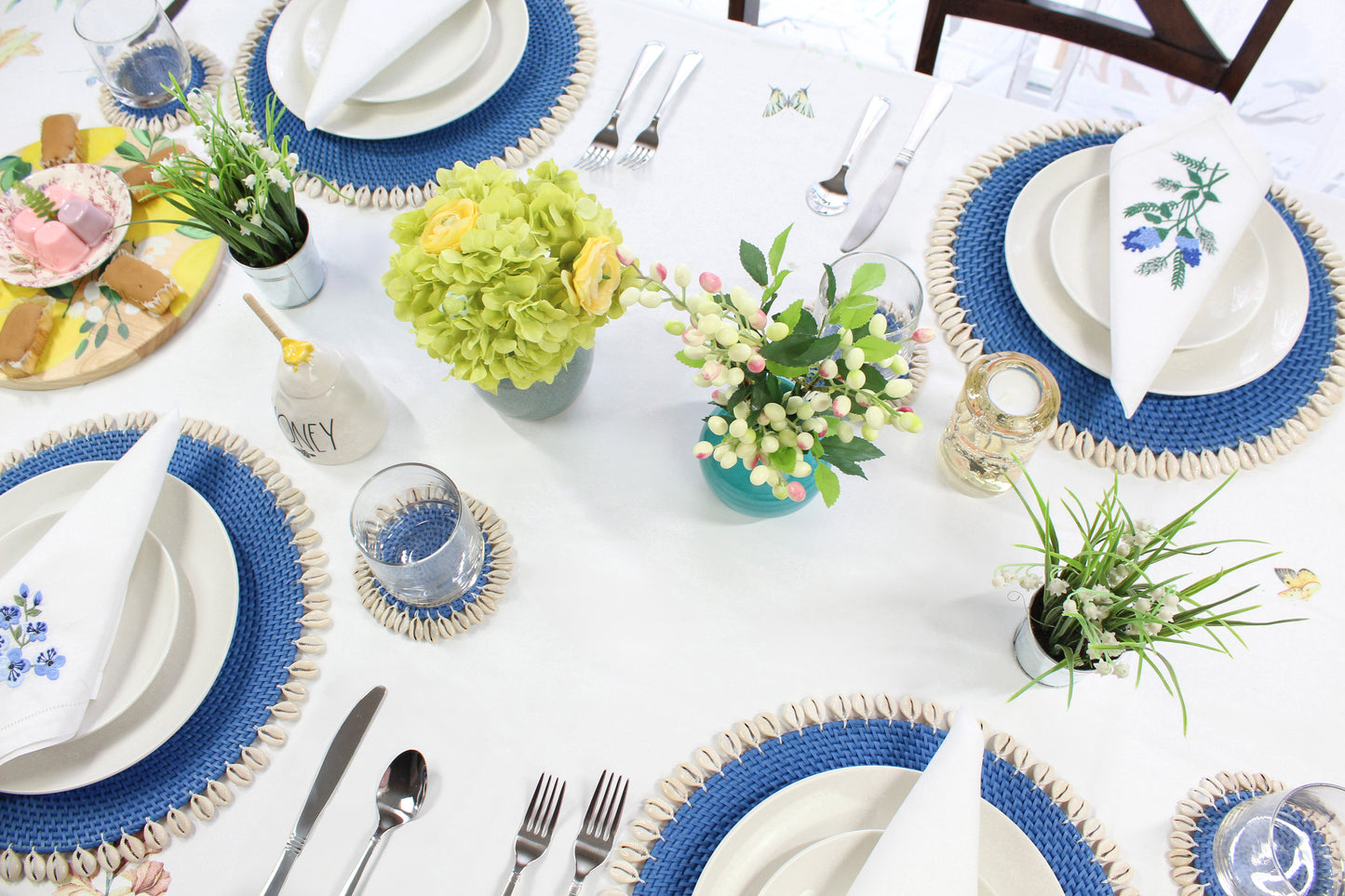 Dinning-Table-Setting-Luxury-High-Quality-Handmade-Sustainable-Blue-Rattan-Seashell-Placemat-5