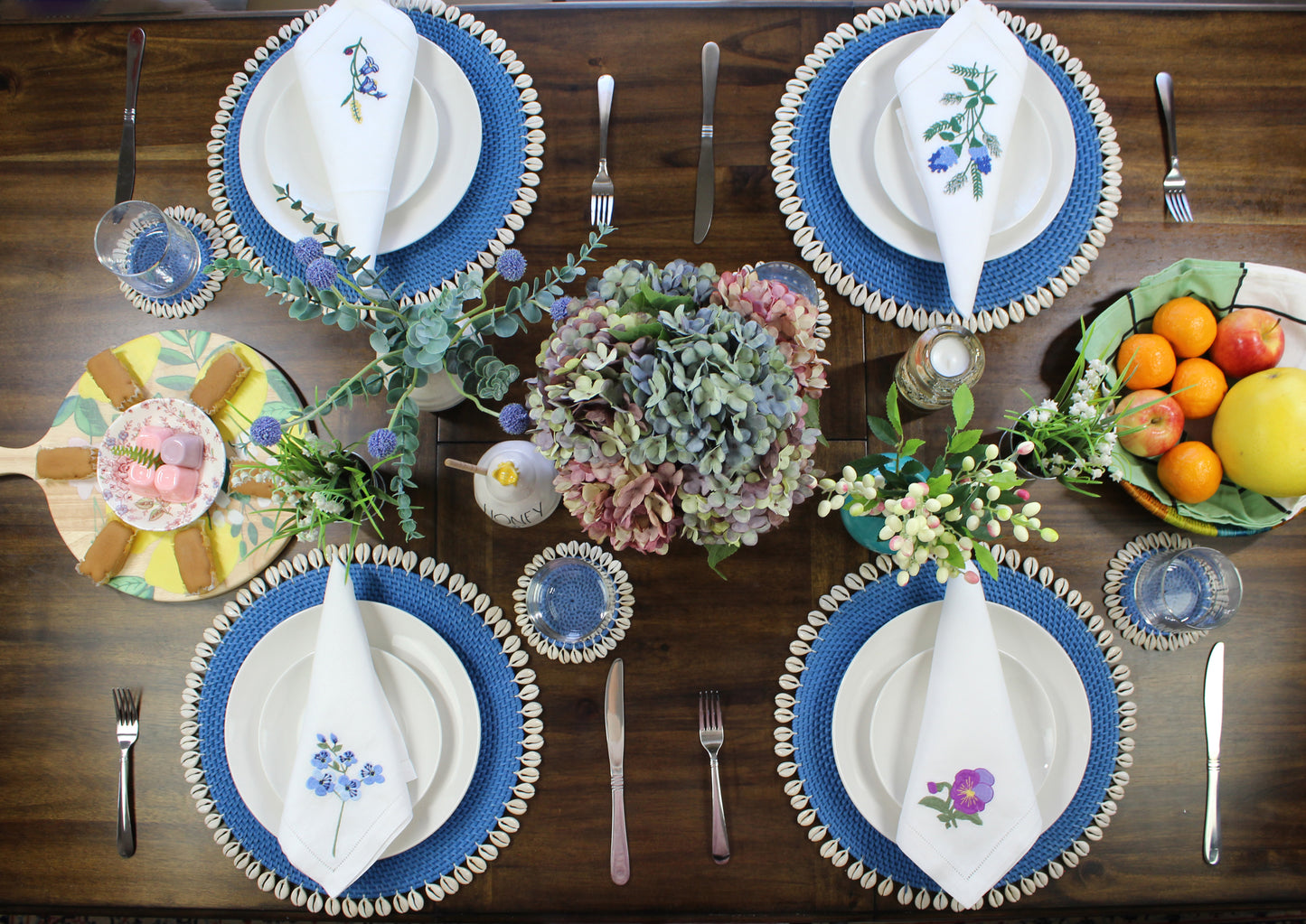 Dinning-Table-Setting-Luxury-High-Quality-Handmade-Sustainable-Blue-Rattan-Seashell-Placemat-8