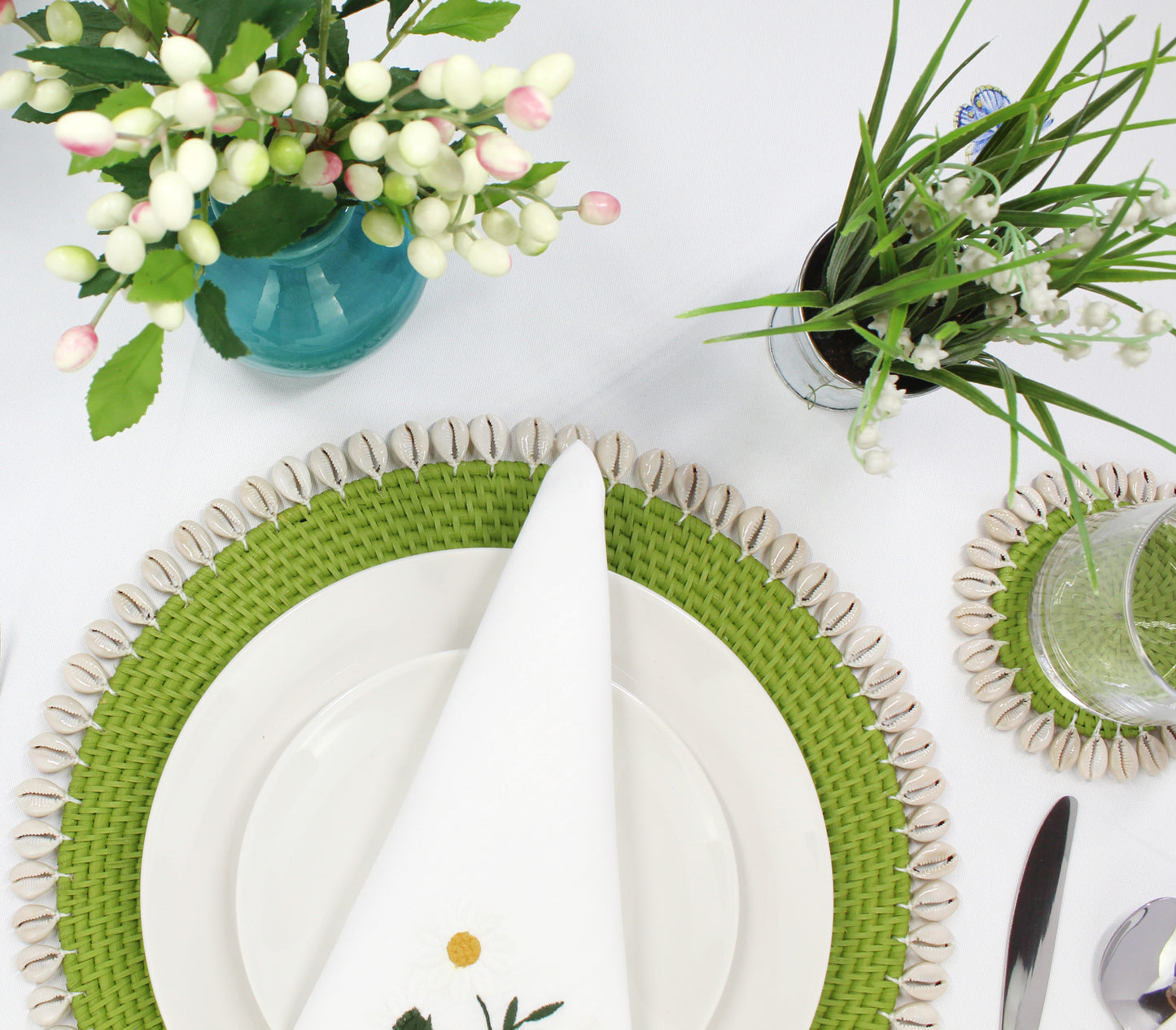 Dinning-Table-Setting-Luxury-High-Quality-Handmade-Sustainable-Green-Rattan-Seashell-Placemat-10