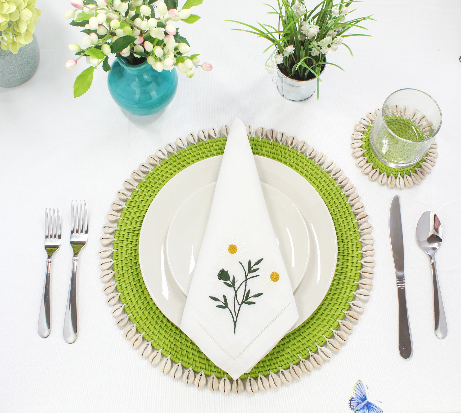 Dinning-Table-Setting-Luxury-High-Quality-Handmade-Sustainable-Green-Rattan-Seashell-Placemat-2