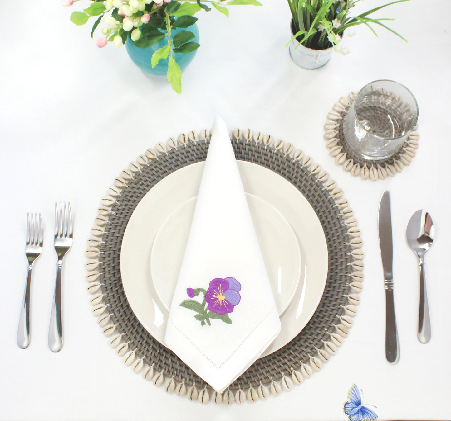 Dinning-Table-Setting-Luxury-High-Quality-Handmade-Sustainable-Grey-Rattan-Seashell-Placemat-5