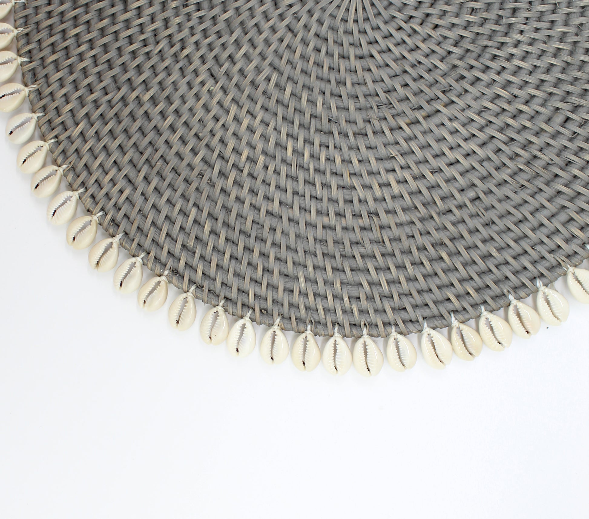 Dinning-Table-Setting-Luxury-High-Quality-Handmade-Sustainable-Grey-Rattan-Seashell-Placemat-8