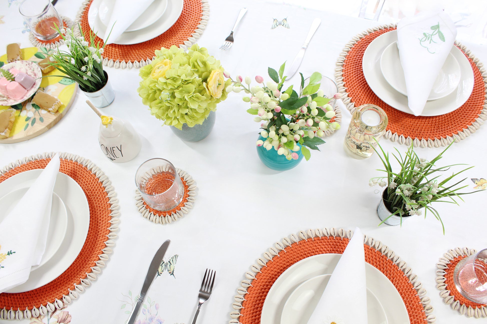 Dinning-Table-Setting-Luxury-High-Quality-Handmade-Sustainable-Orange-Rattan-Seashell-Placemat-2