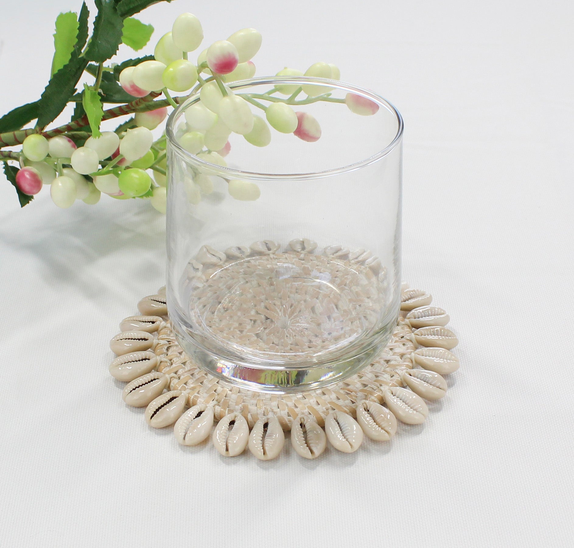 Dinning-Table-Setting-Luxury-High-Quality-Handmade-Sustainable-Whitewash-Rattan-Seashell-Coaster-6