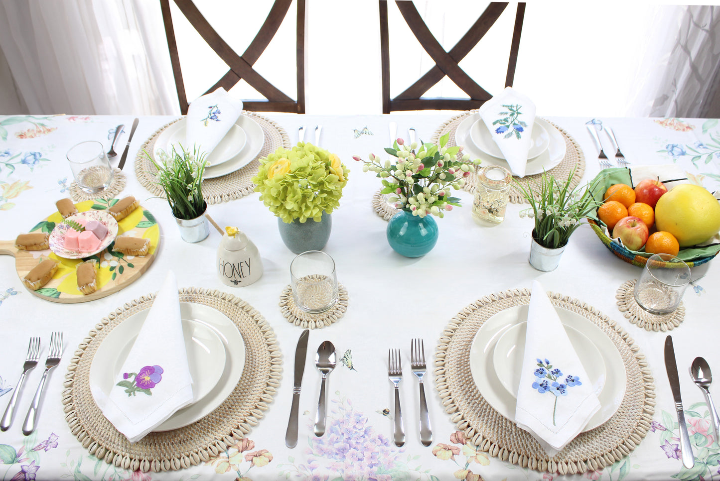 Dinning-Table-Setting-Luxury-High-Quality-Handmade-Sustainable-Whitewash-Rattan-Seashell-Placemat-04