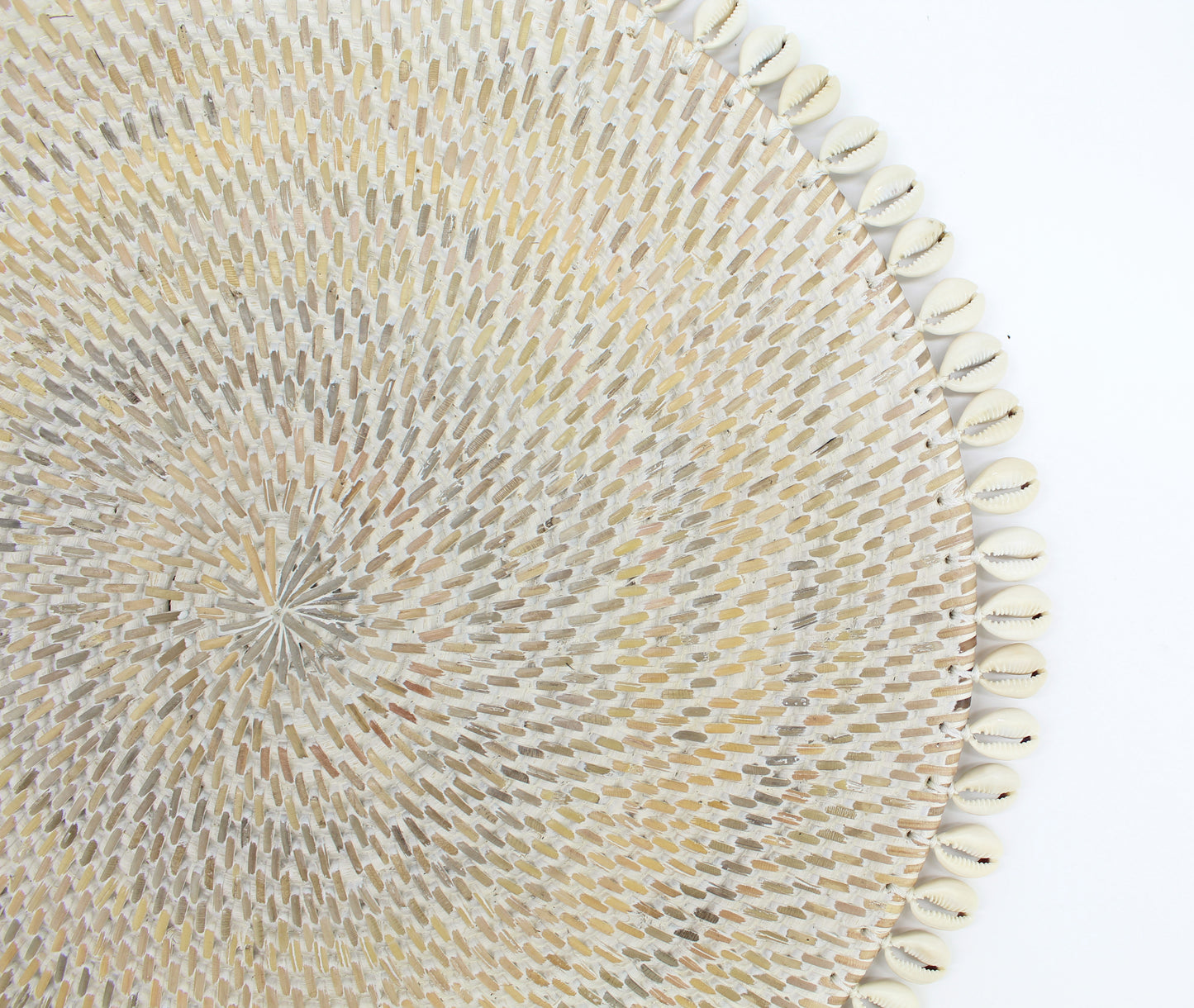 Dinning-Table-Setting-Luxury-High-Quality-Handmade-Sustainable-Whitewash-Rattan-Seashell-Placemat-10