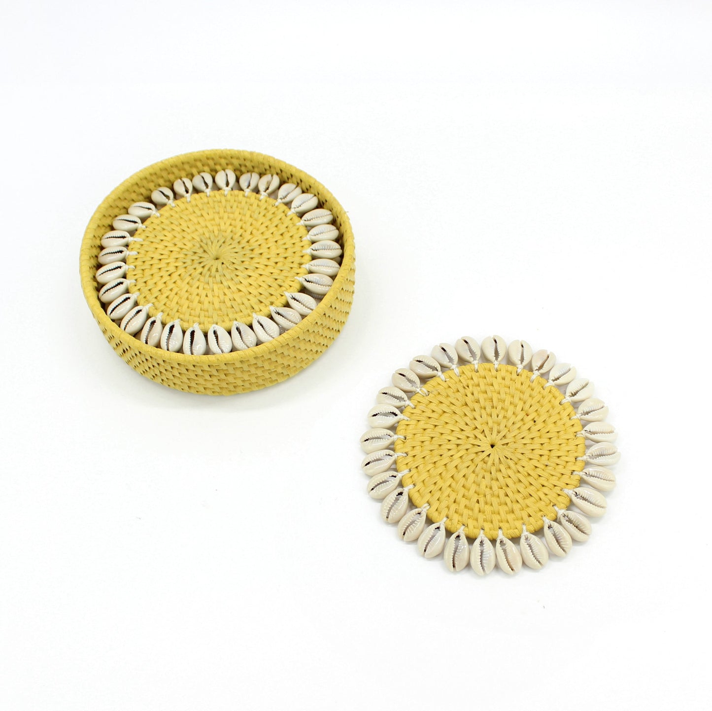 Dinning-Table-Setting-Luxury-High-Quality-Handmade-Sustainable-Yellow-Rattan-Seashell-Coaster-1