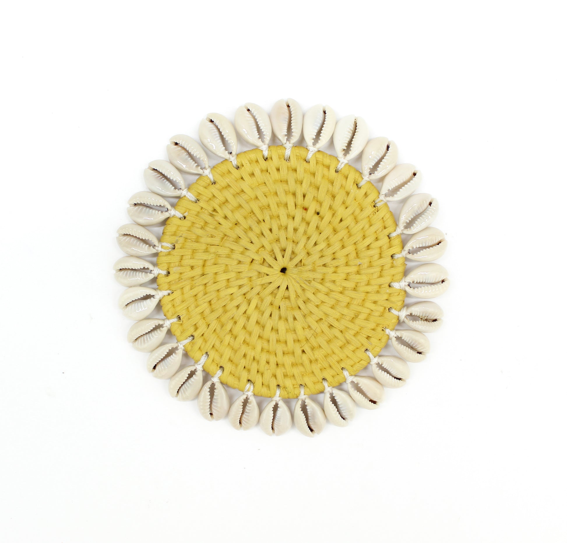 Dinning-Table-Setting-Luxury-High-Quality-Handmade-Sustainable-Yellow-Rattan-Seashell-Coaster-4