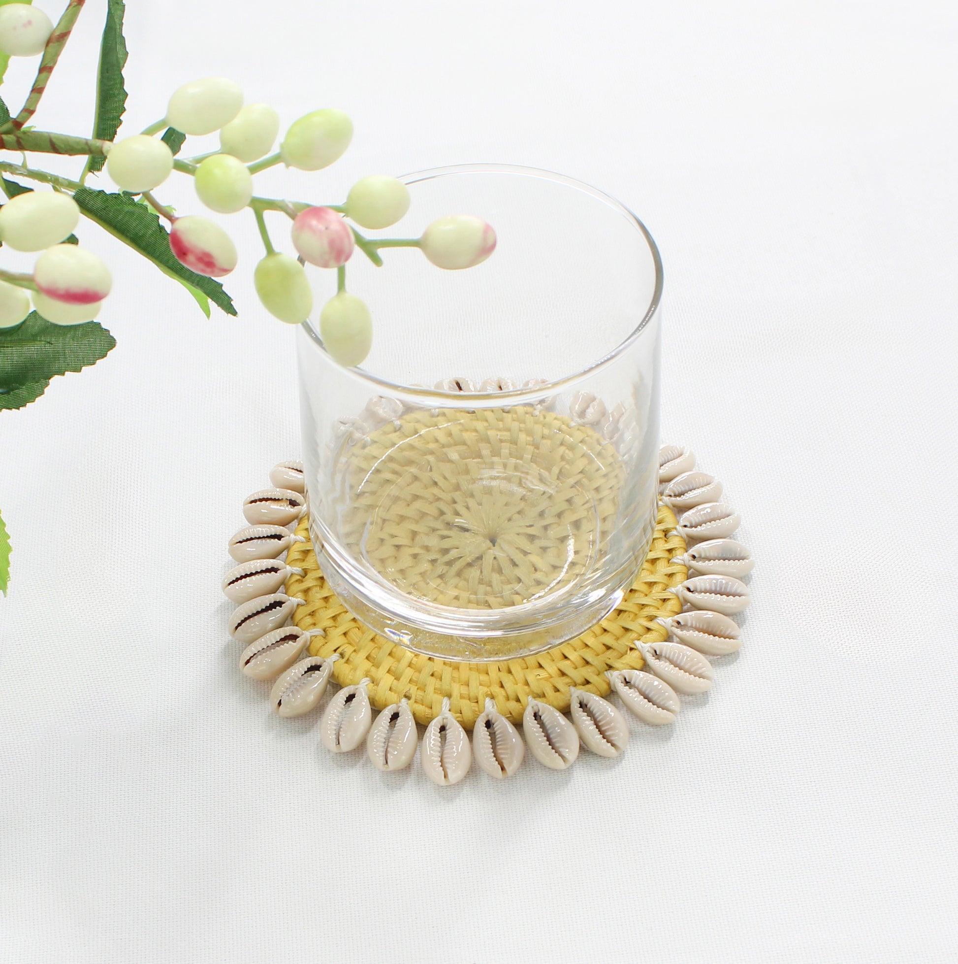 Dinning-Table-Setting-Luxury-High-Quality-Handmade-Sustainable-Yellow-Rattan-Seashell-Coaster-7