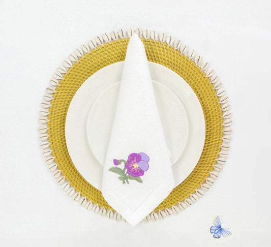 Dinning-Table-Setting-Luxury-High-Quality-Handmade-Sustainable-Yellow-Rattan-Seashell-Placemat-1