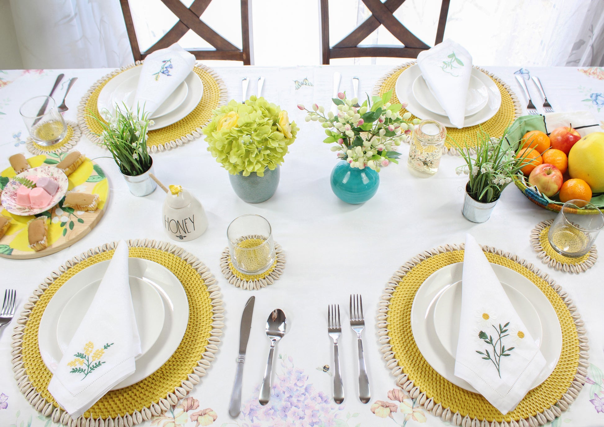 Dinning-Table-Setting-Luxury-High-Quality-Handmade-Sustainable-Yellow-Rattan-Seashell-Placemat-10