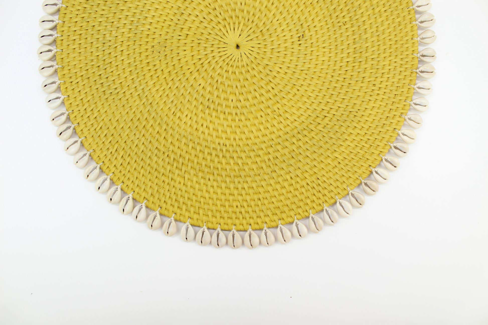 Dinning-Table-Setting-Luxury-High-Quality-Handmade-Sustainable-Yellow-Rattan-Seashell-Placemat-11