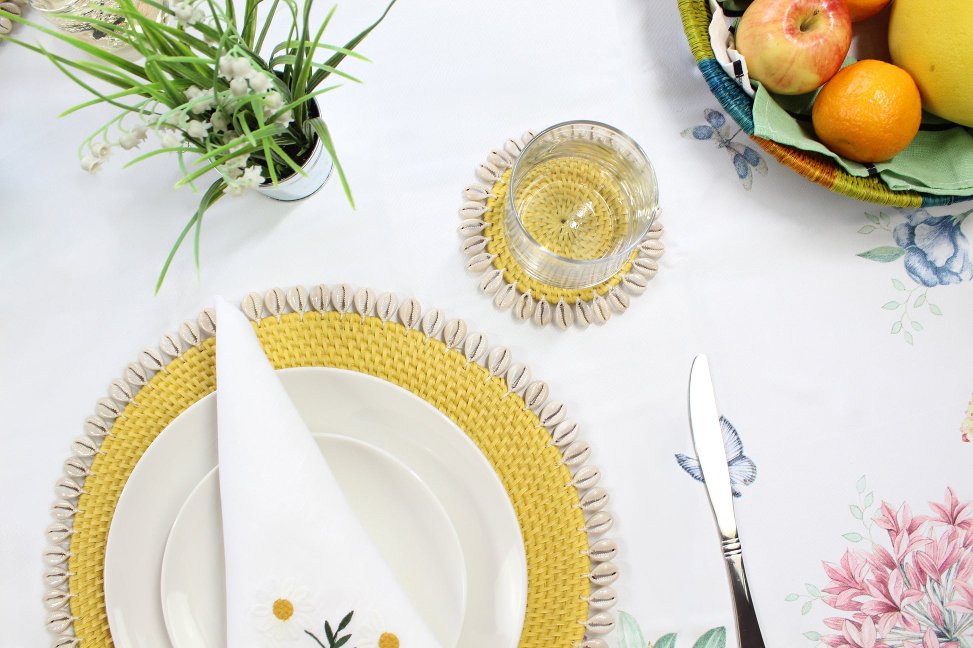 Dinning-Table-Setting-Luxury-High-Quality-Handmade-Sustainable-Yellow-Rattan-Seashell-Placemat-8