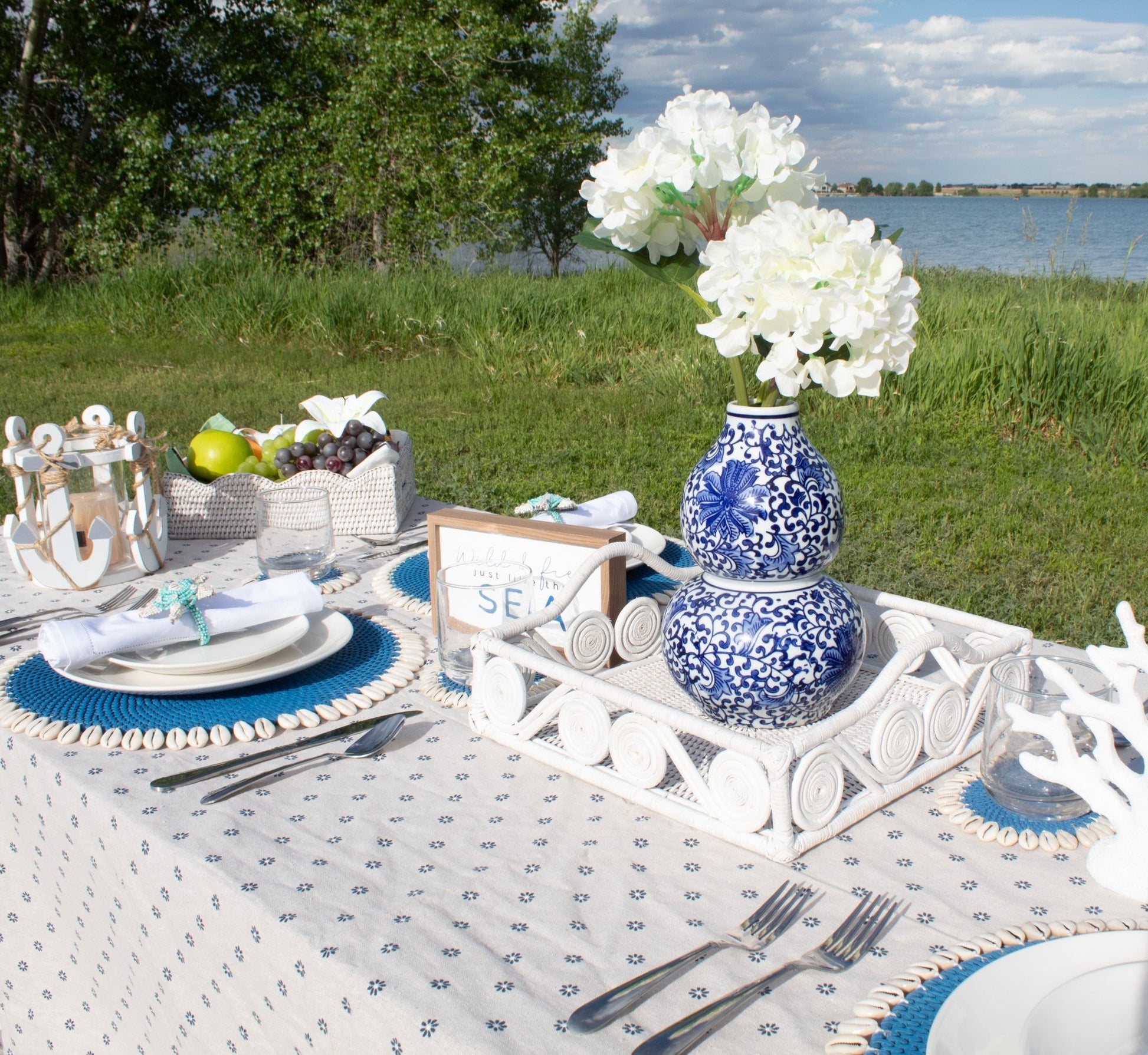 Eco Handcraft white spiral rattan tray with floral vase – handmade centerpiece for luxe coastal dining styling