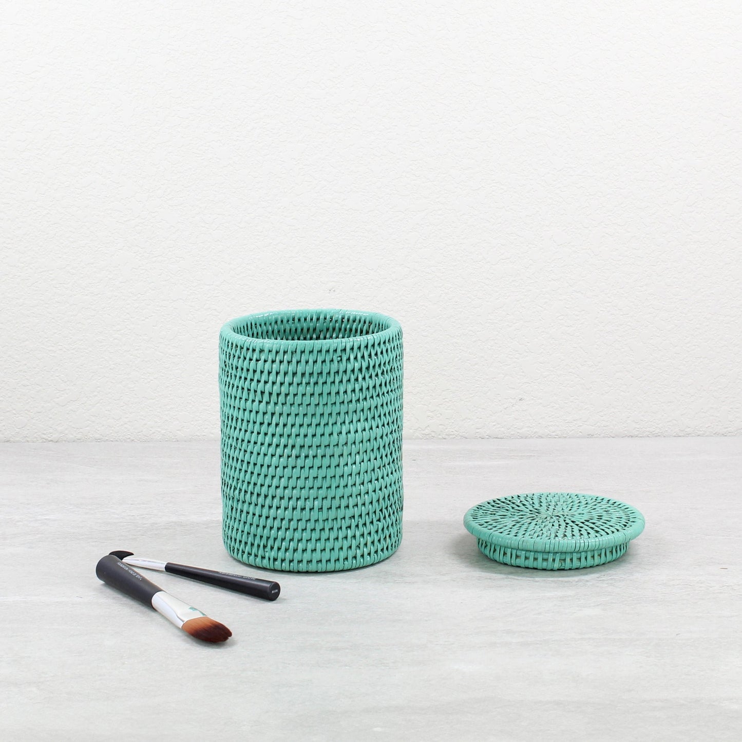 Eco-Handcraft-Rattan_Round_Box_with_Lid_no_Insert_-Sustainable_Home_Organizing-Sea-Glass-001