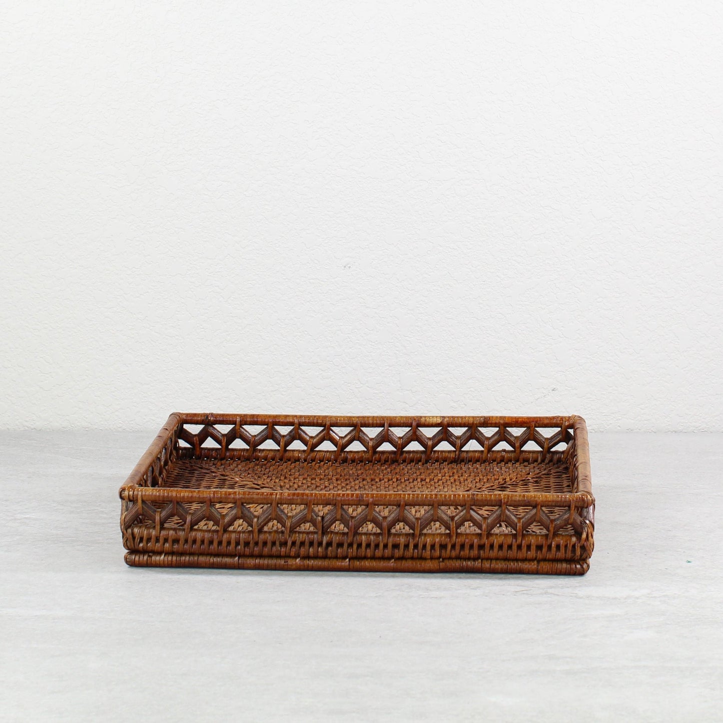 Geometric-Weave-Rattan-Tray-Sustainable-Home-Organizing-006